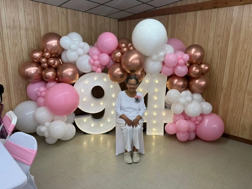 ✨💗94 years!! How precious of a gift to have so much time with family and loved ones. 

We were honored to get to help celebrate this birthday!