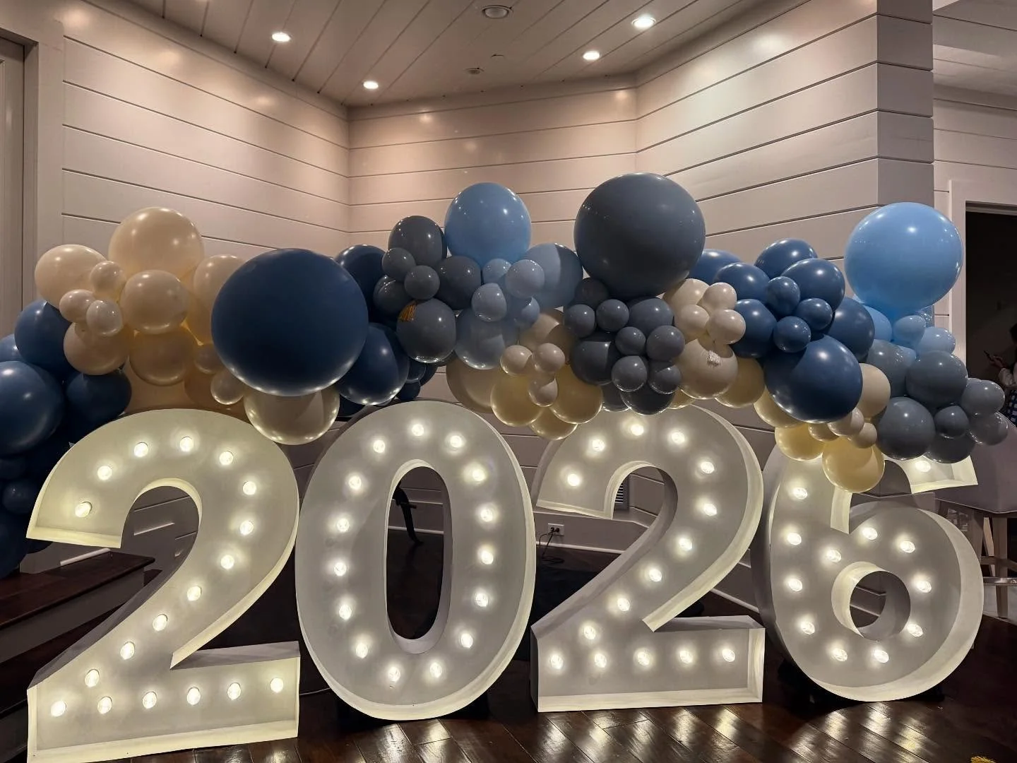 It&rsquo;s not too late to book for your senior parties or graduations! This senior season is wrapping up and what better way to end it than with a dramatic statement!

Let our 4 foot marquee numbers can set the stage for your final hurrah! 

#senior