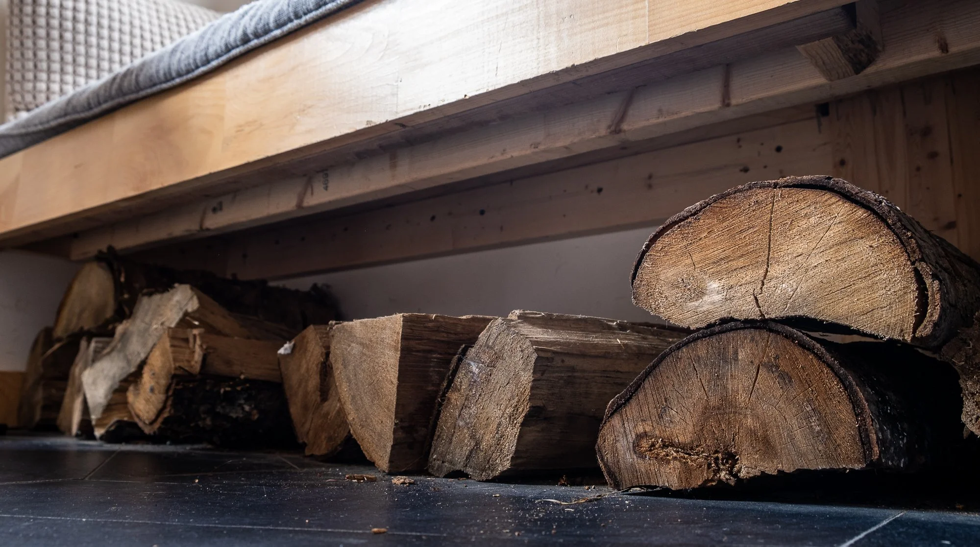 Chalet Baletor-detail shot-salon-6.jpg