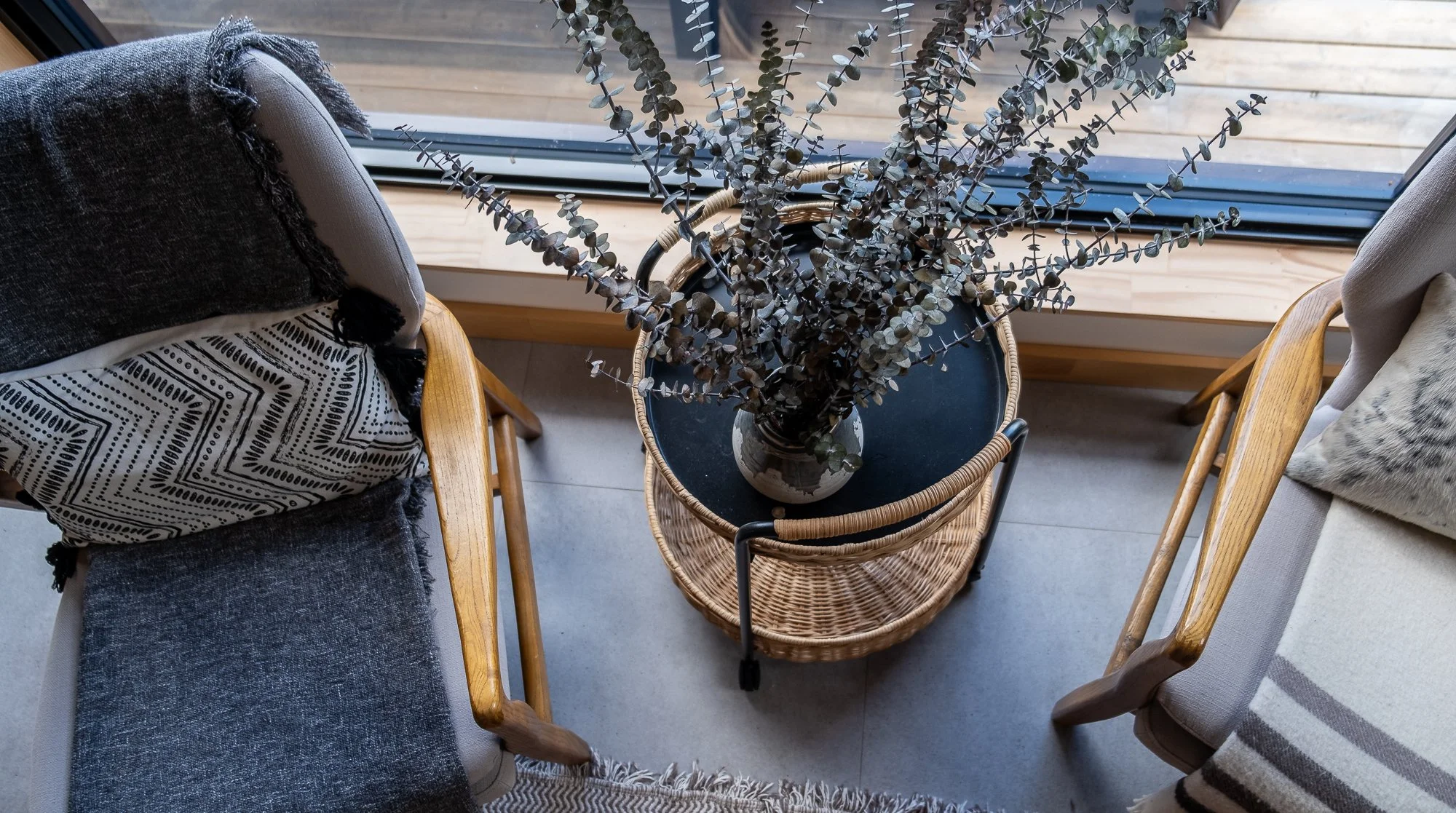 Chalet Baletor-detail shot-salon-2.jpg