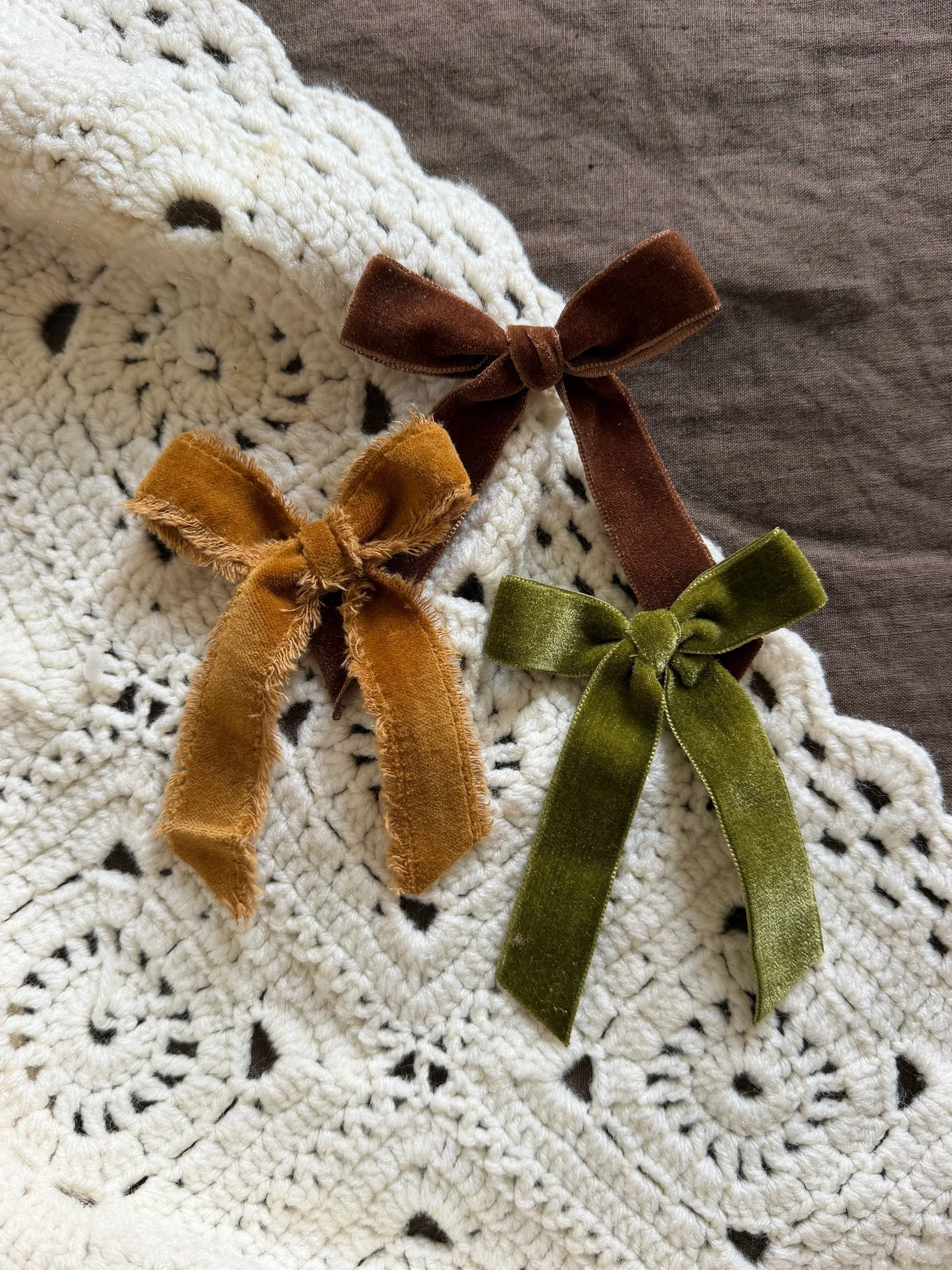 Velvet bow bundle