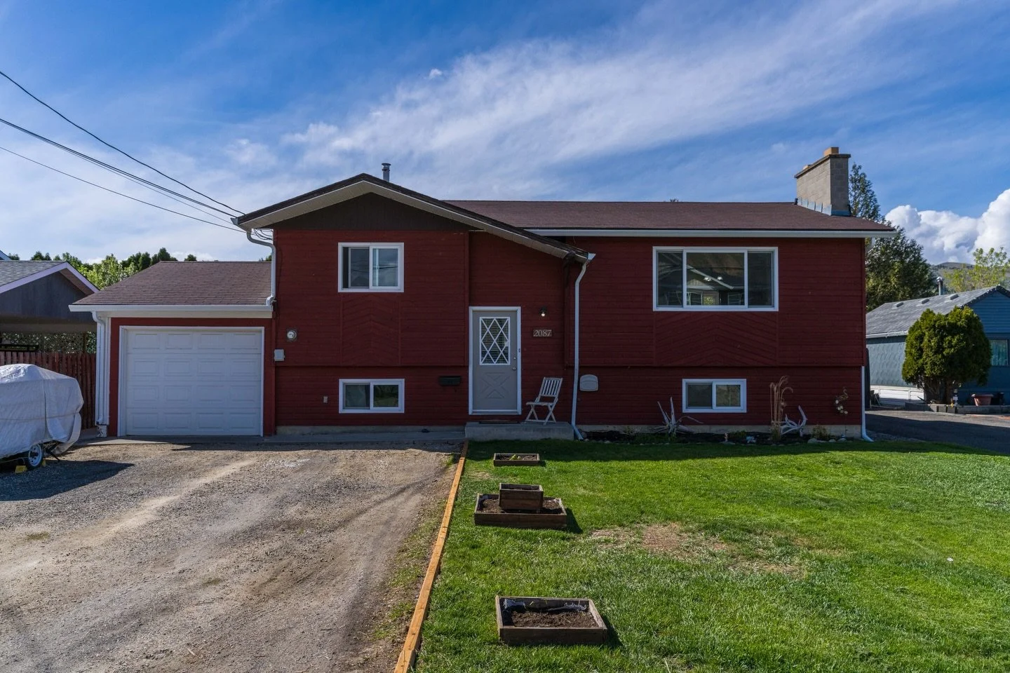 ✨ NEW LISTING ✨

📍2087 Sunnycrest Avenue, Brock 

🛌 4 bedrooms 
🫧 2 bathrooms 
📐 2,015 sq ft

Listed at $614,900

Welcome to this beautifully maintained family home in Brock! Step inside through the updated entryway and head up to the bright, ope
