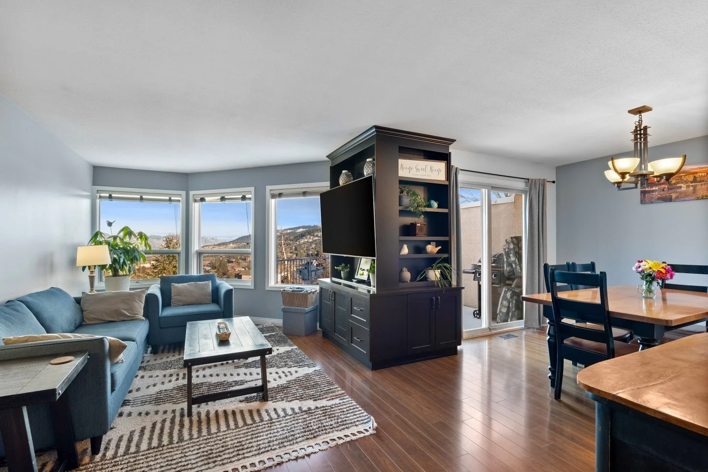 ✨ NEW LISTING ✨

📍23-1775 McKinley Court, Sahali 

🛌 3 bedrooms 
🫧 3 bathrooms 
📐 1,828 sq ft

Listed at $534,900

Welcome to this beautifully&nbsp;maintained&nbsp;level entry 3 bedroom townhome offering a functional floor plan and stunning unobs