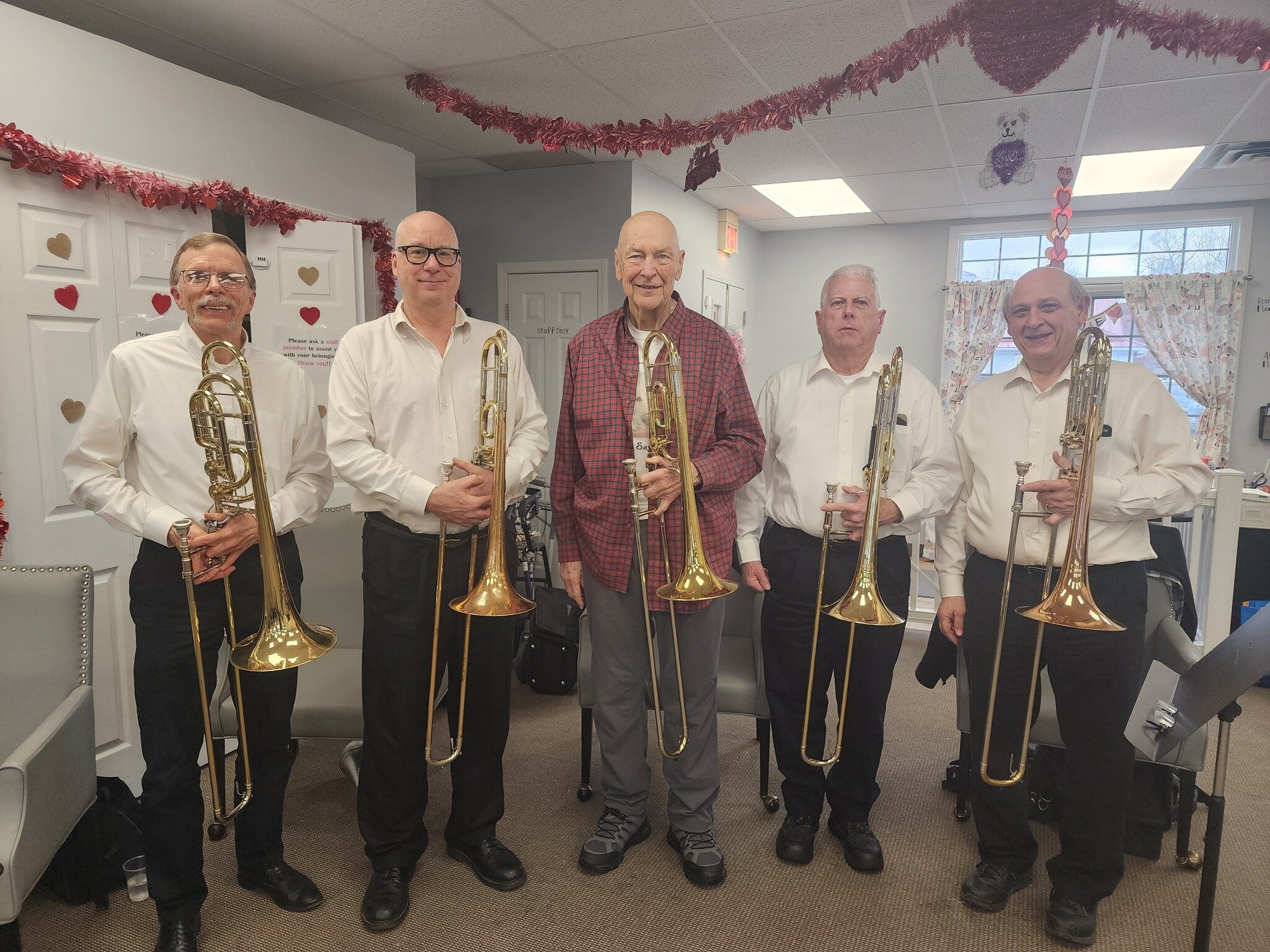 We love when live entertainment comes to Silver Fox! We especially love when our members can join in on the entertainment. Last week, the Brass Act Band graced the Baldwinsville location with their musical talents and our member Karl joined in on the