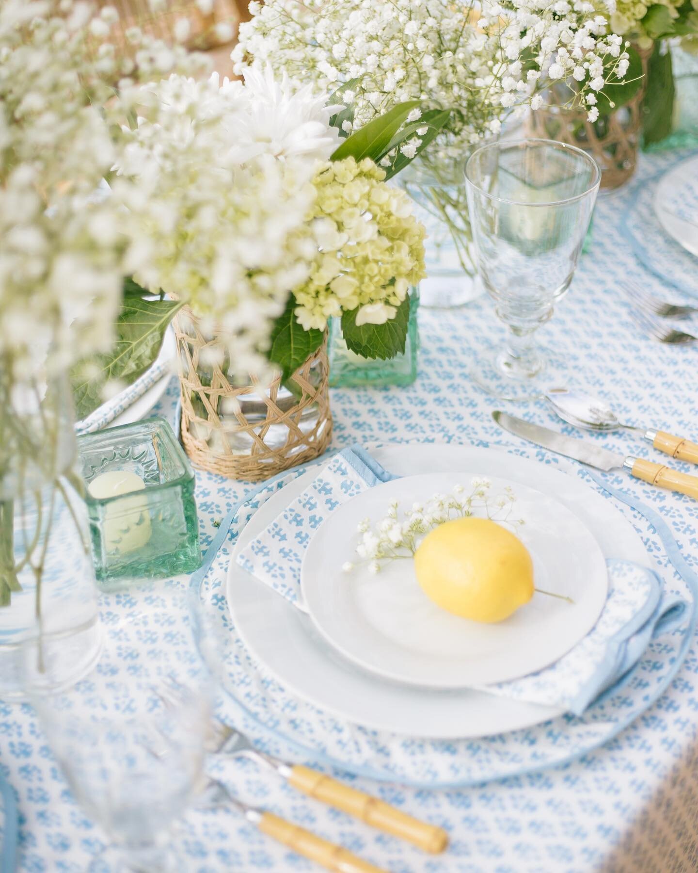 a few more pics from this blue and white summer table 💙 if you&rsquo;re looking for pretty, colorful, and unique table decor finds, @lindrothdesign and @shoptheavenue are two of the best! // linked all the table decor in the @shop.ltk app ✨ head ove