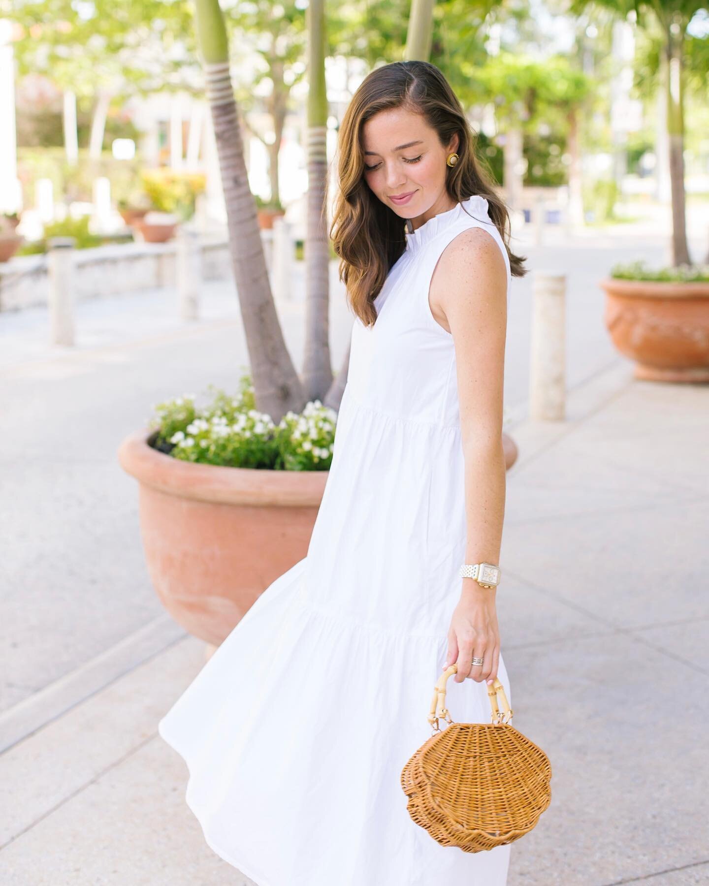 little white dress #ootd @lakepajamas 💕 not sure if there&rsquo;s anyone that loves a little white dress as much as I do! this one is so perfect for summer ☀️ it&rsquo;s made of a lightweight cotton that is perfectly breathable for hot summer days (