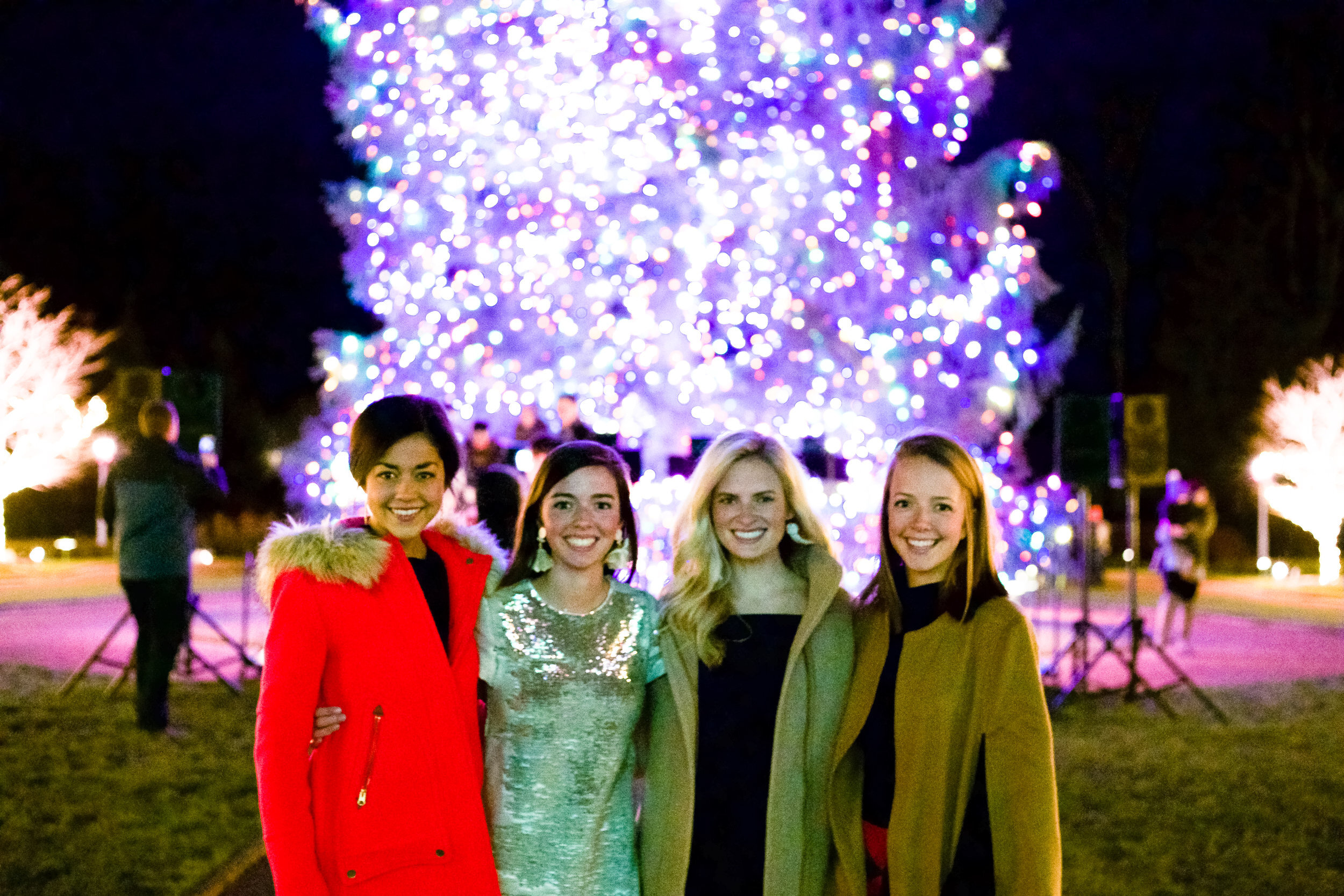 fashion blogger lcb style greenbrier resort christmas tree lighting (1 of 24).jpg