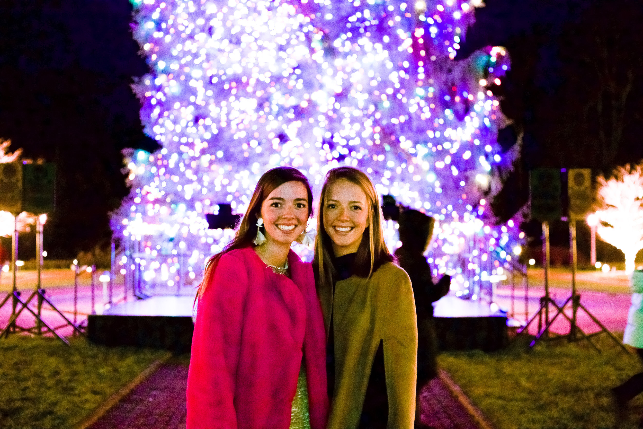 fashion blogger lcb style greenbrier resort christmas tree lighting (4 of 24).jpg