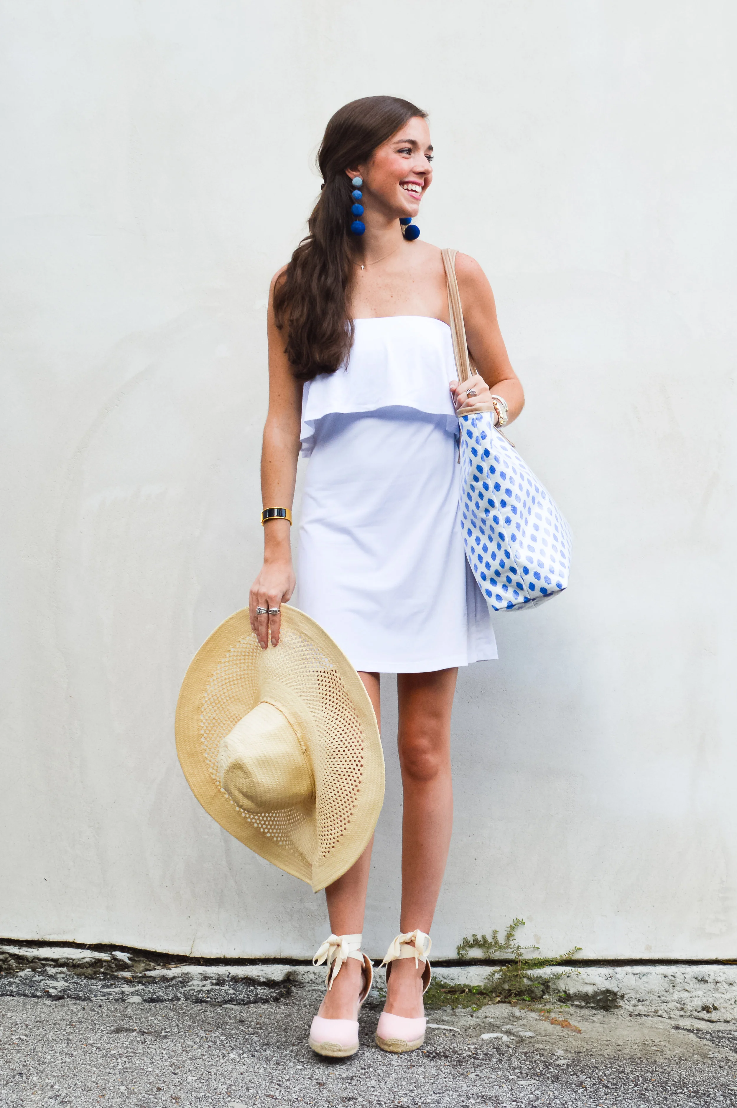 Beach Bag Essentials with Veeshee 