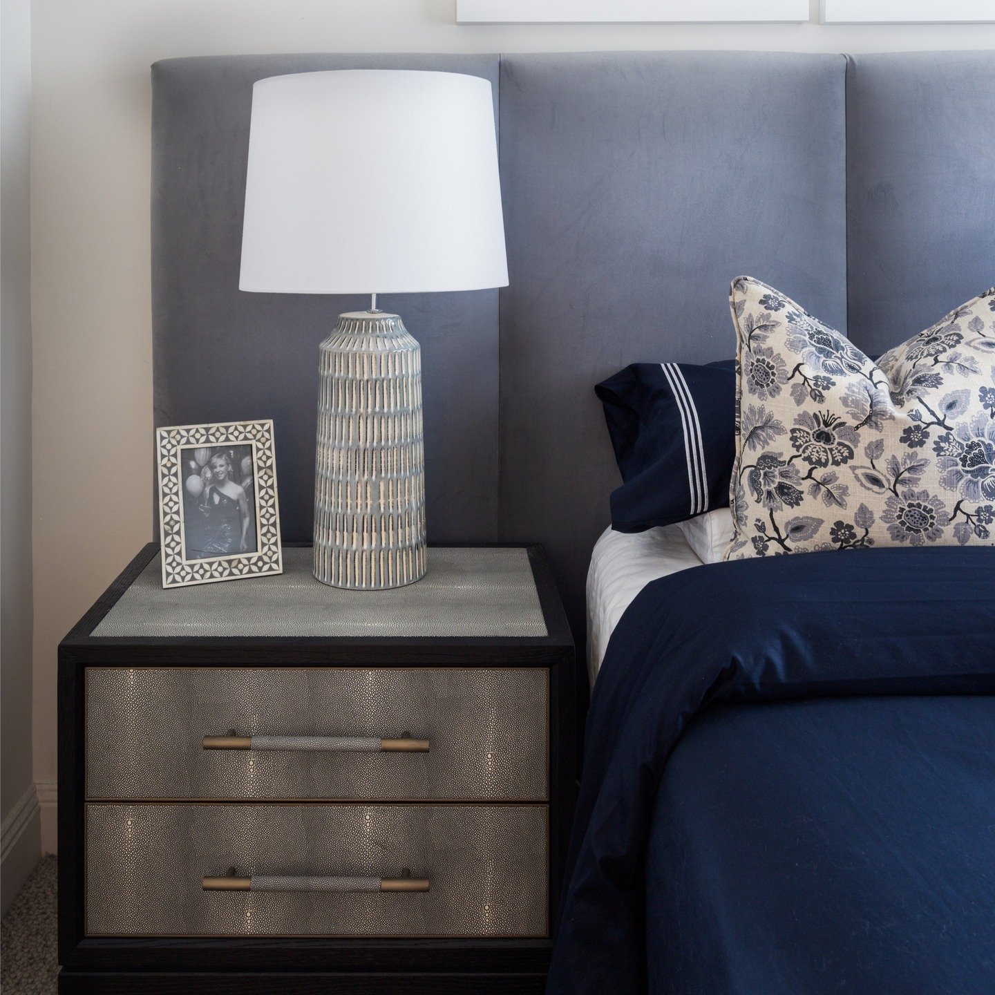 Tailored and bespoke - textures, touches of soft patterns, luxe, layered and effortlessly inviting 

@tracycabrita.photography 

#cocopalminteriors #interiordesign #bedroominspo #layeredluxury #bespokeinteriors #texturaldesign