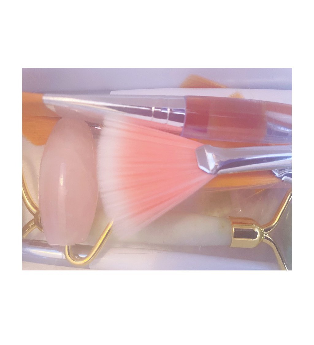 Acne Specials, Acne Facials, Acne Extractions, Face Reality Skincare, Chemical Peels, Acne Extractions, Microdermabrasion, Dermalplaning, LED Light Therapy, Acne Scar Rejuvenation, Esthetician,