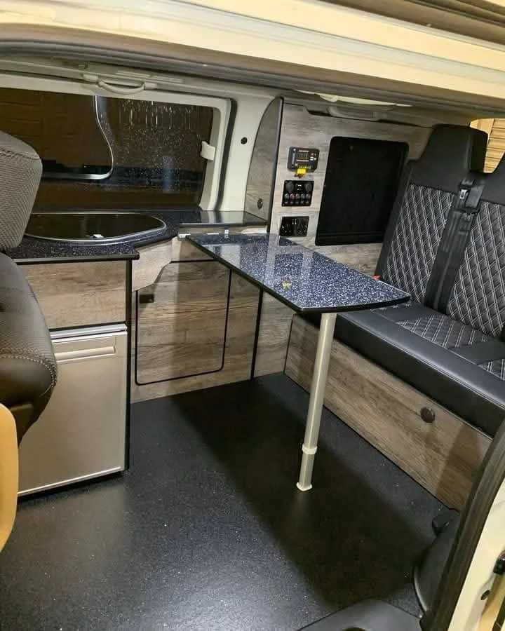3seatsf-4.jpg