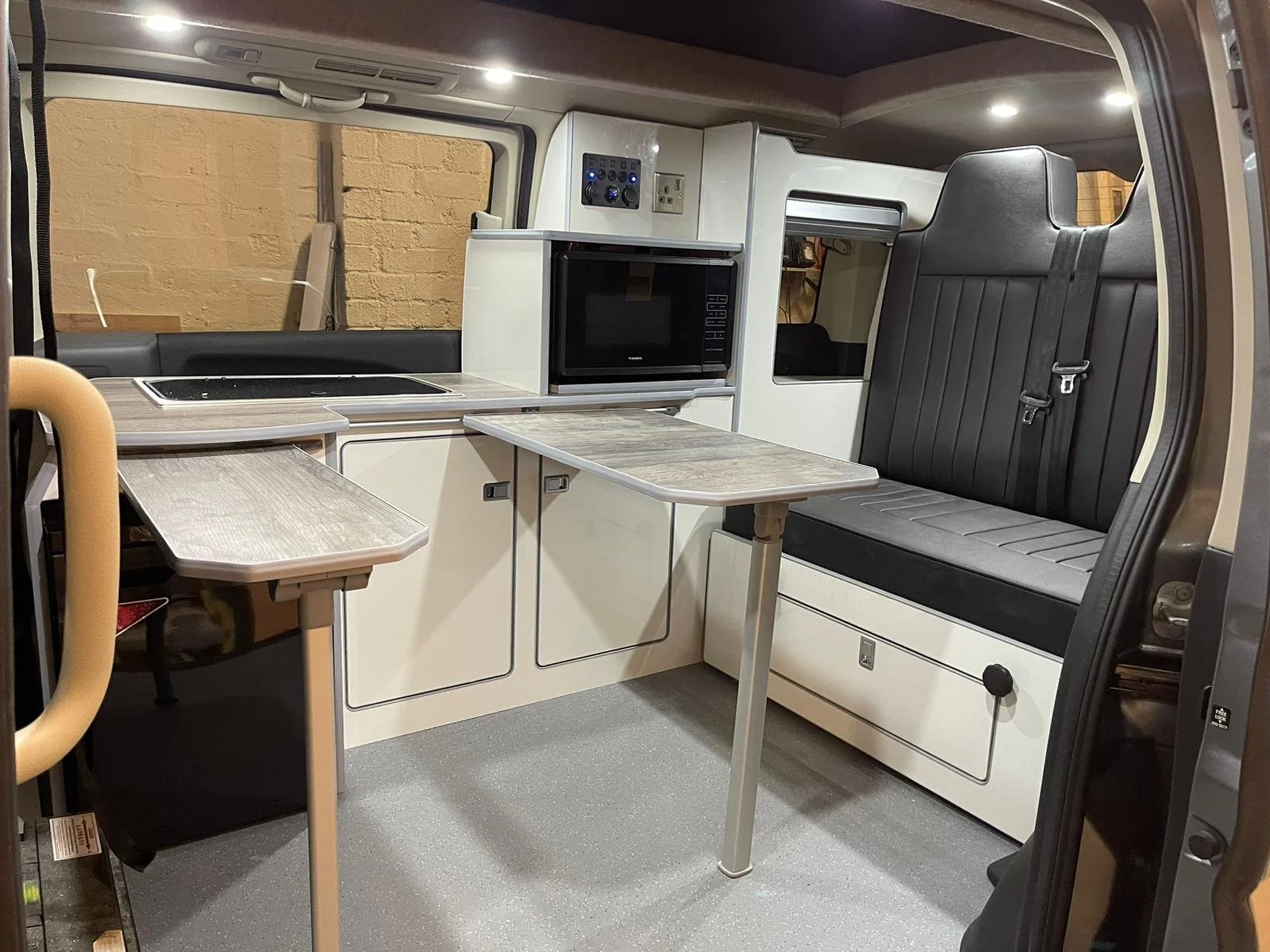2 Seater Gloss White with Microwave