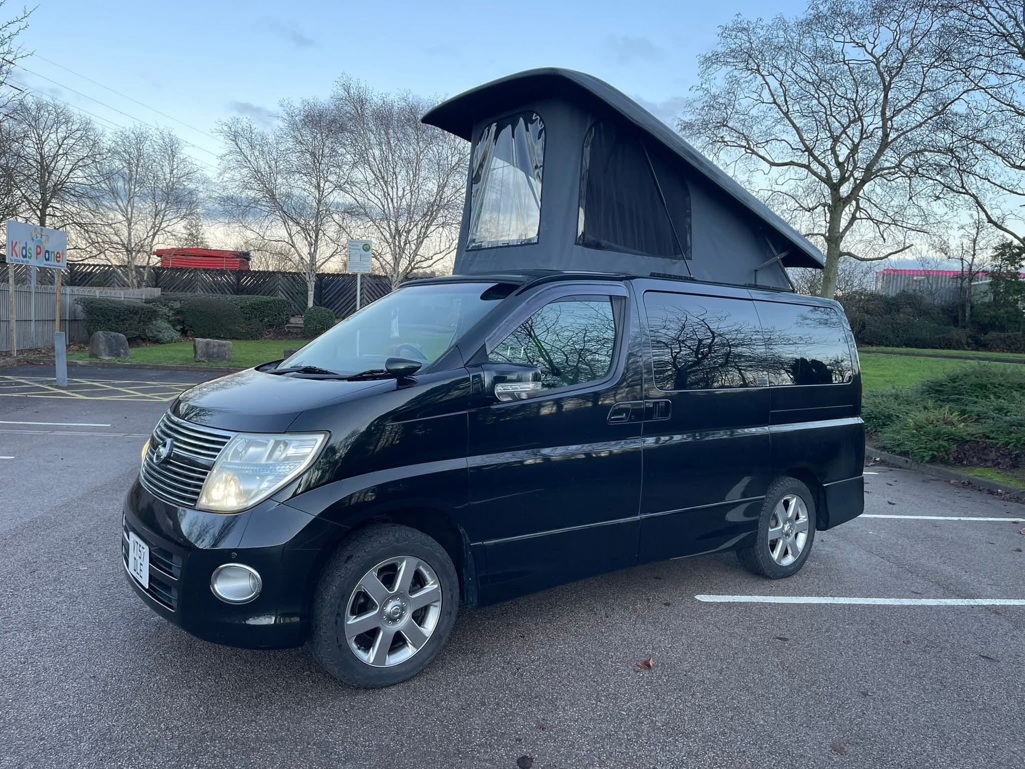 Nissan Elgrand Highway Star