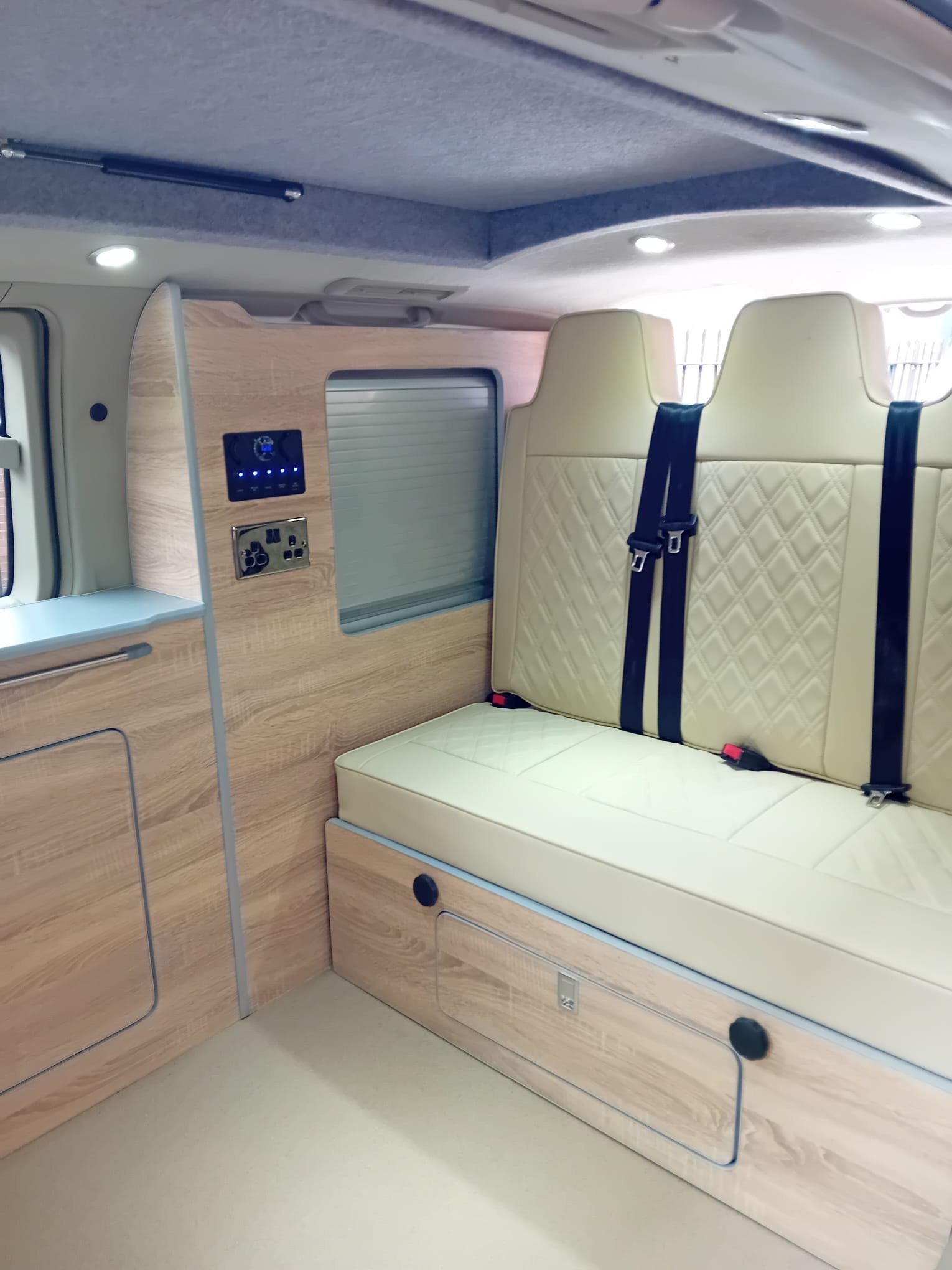 3seat-oak-5.jpeg