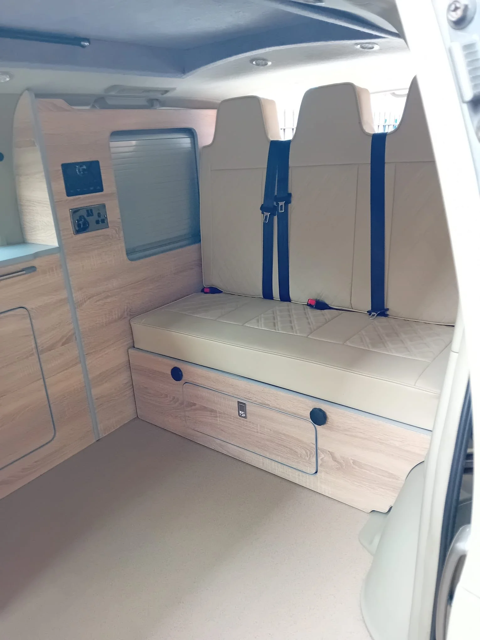 3seat-oak-3.jpeg