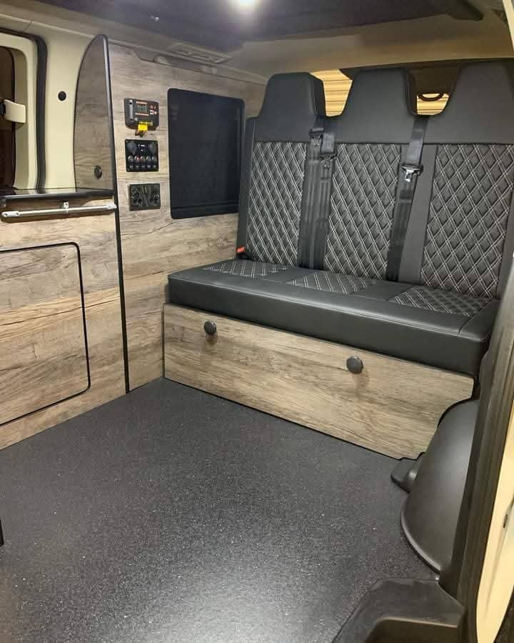 3seatsf-3.jpg