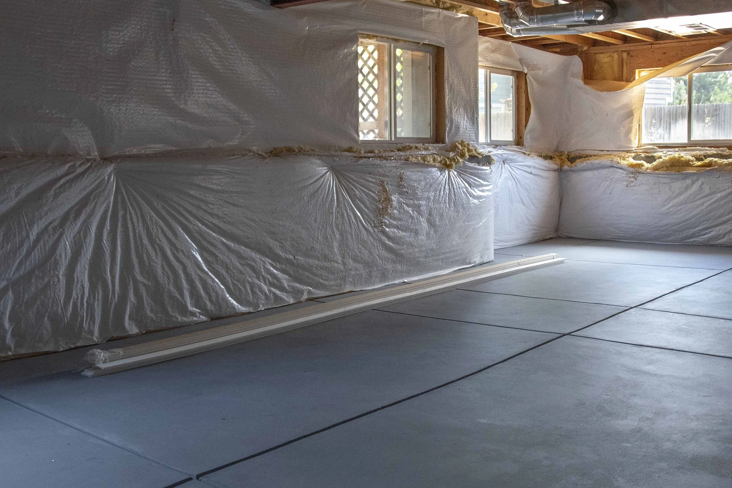Spacious, unfinished Basement