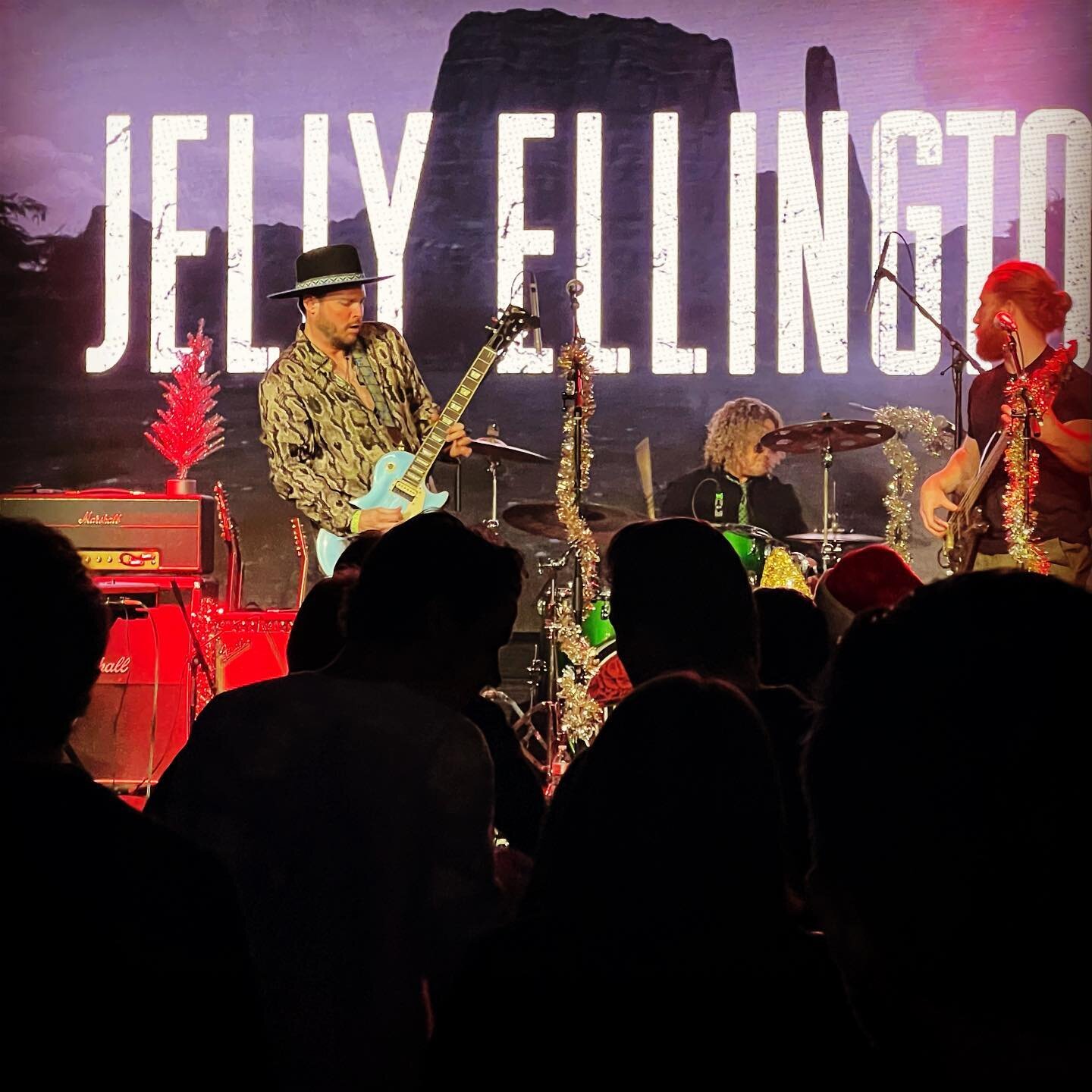 Thank you Austin for another amazing year of the Christmas Jam.🌲 Every year seems to become more and more magical. My heart is full, let love rule.❤️ 
&bull;
&bull;
&bull;
&bull;
&bull;
&bull;
&bull;
&bull;
&bull;
&bull;
&bull;
#jellyellington #acl 