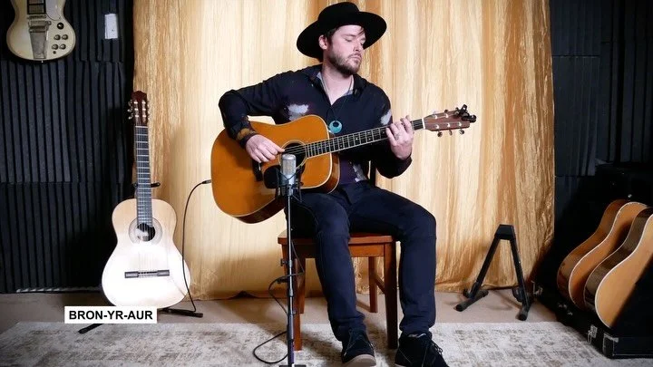 Happy 50th Physical Graffiti. 🏢 Def one of the most iconic. All the feels.

&bull;
&bull;
&bull;
&bull;
&bull;
&bull;
&bull;
&bull;
#jellyellington #bronyaur #instrumental #acousticguitar #gtr #guitar #martin #jimmypage #ledzeppelin #ledzep #getthel