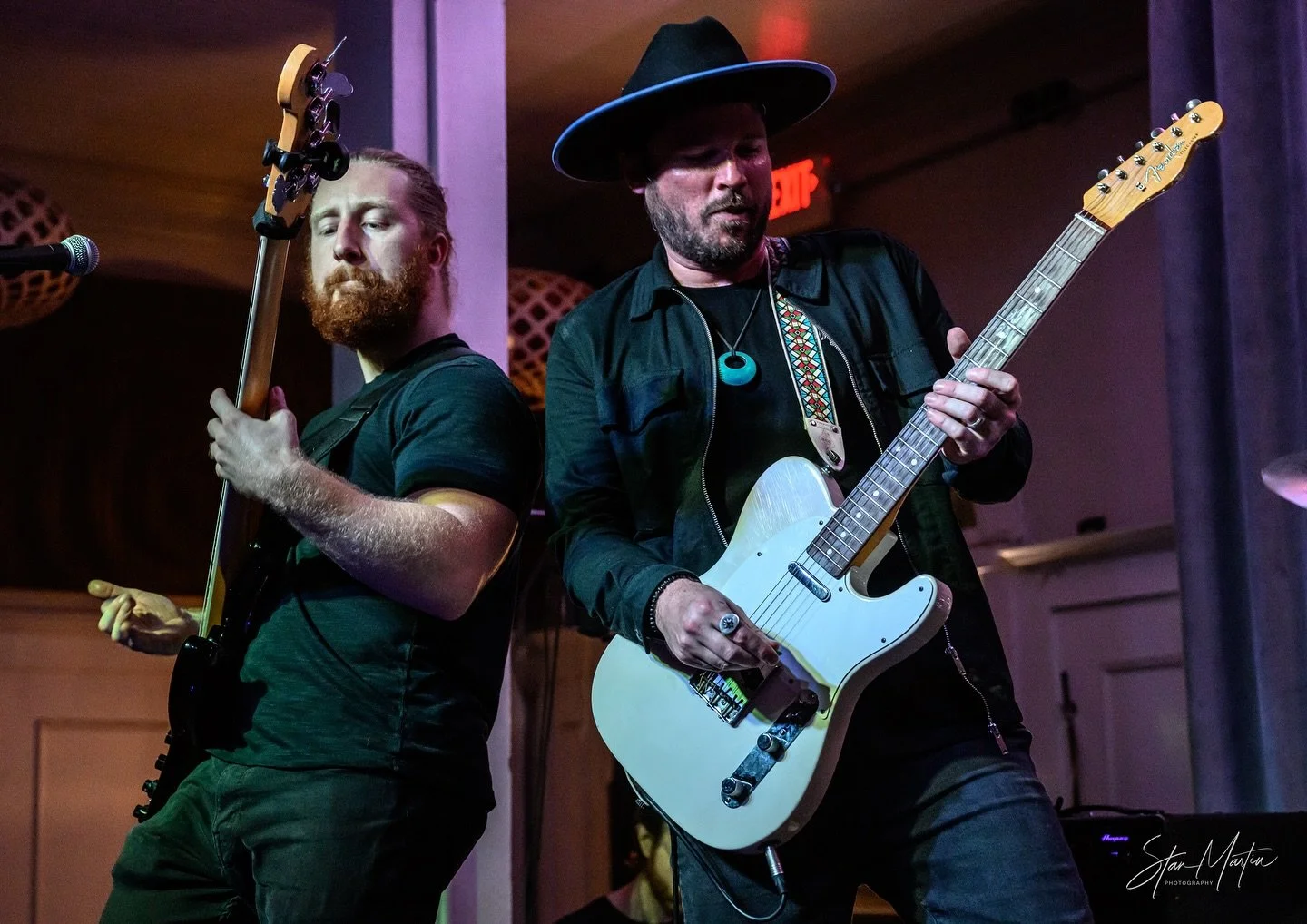 Buda, you were glowing. Been such a thrill sharing this new album with you all live n&rsquo; loud. ✌️ 

📸 @stan_martin_photography 
&bull;
&bull;
&bull;
&bull;
&bull;
&bull;
&bull;
&bull;
&bull;
&bull;
#jellyellington #getyourglowon #newalbum #glow 