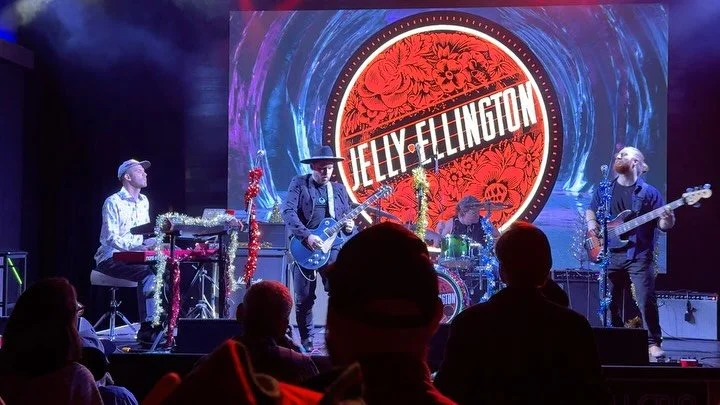 &ldquo;Goodbye Rain&rdquo; Live from the 13th Annual Christmas Jam. Another amazing year down at Austin City Limits. Happy Holidays everyone. 🎄 🎸 
&bull;
&bull;
&bull;
&bull;
&bull;
&bull;
&bull;
&bull;
#jellyellington #goodbyerain #glow #christmas