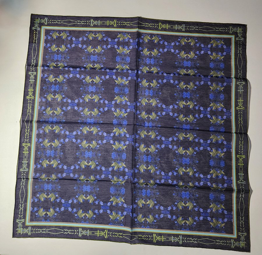 3.GETTY-GRAPES-BLU-BANDANA.3.jpg