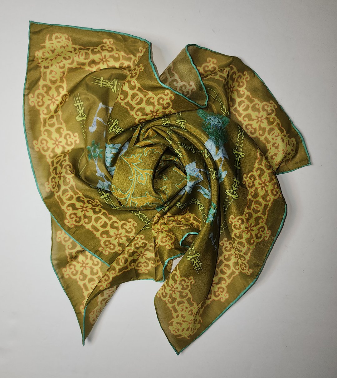 5.BANDANA-persian key-gold.4.jpg