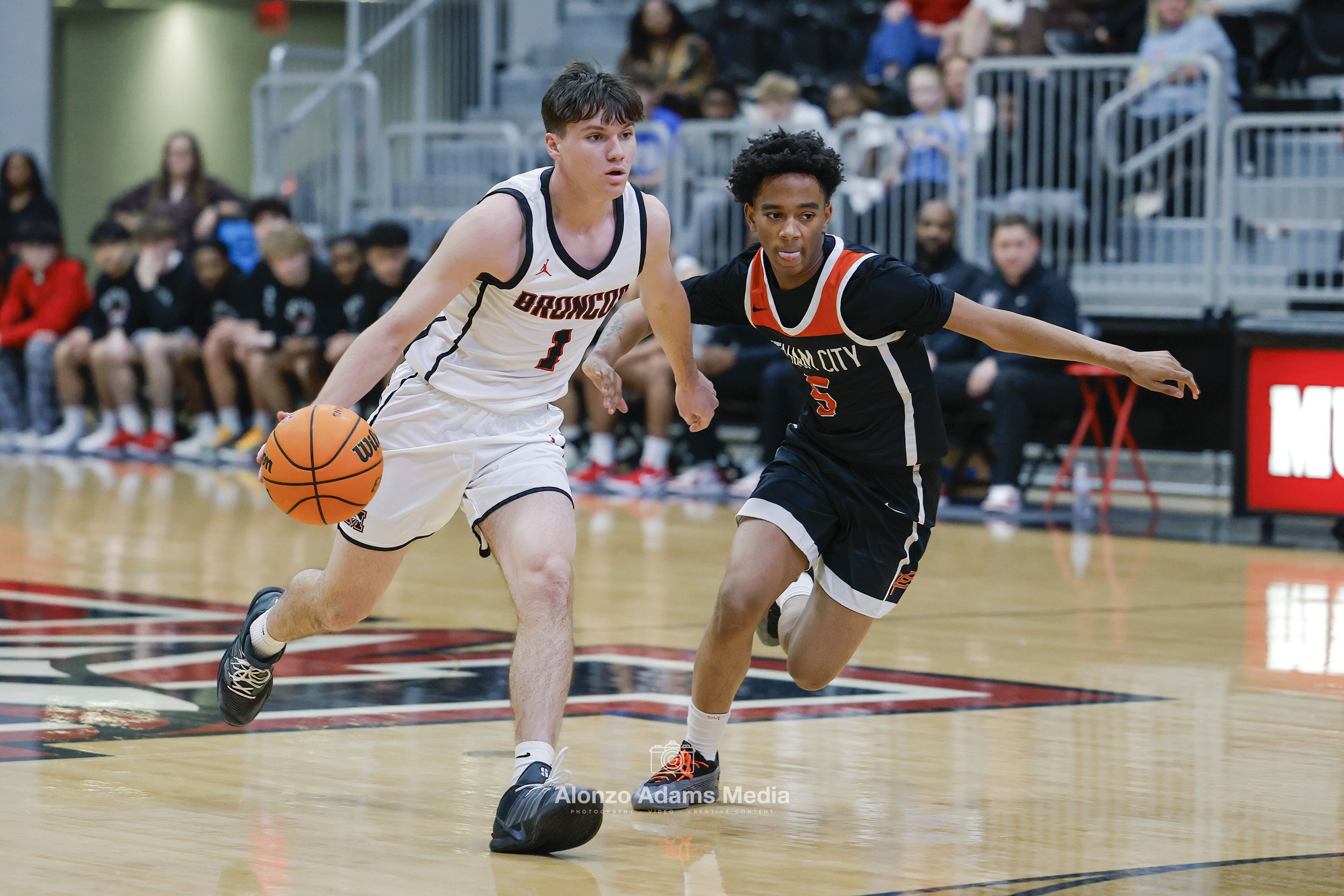 HIGH SCHOOL BASKETBALL