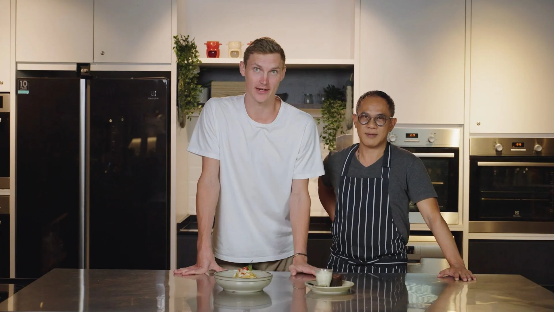 HSBC | Viktor Axelsen x One Planet Plate