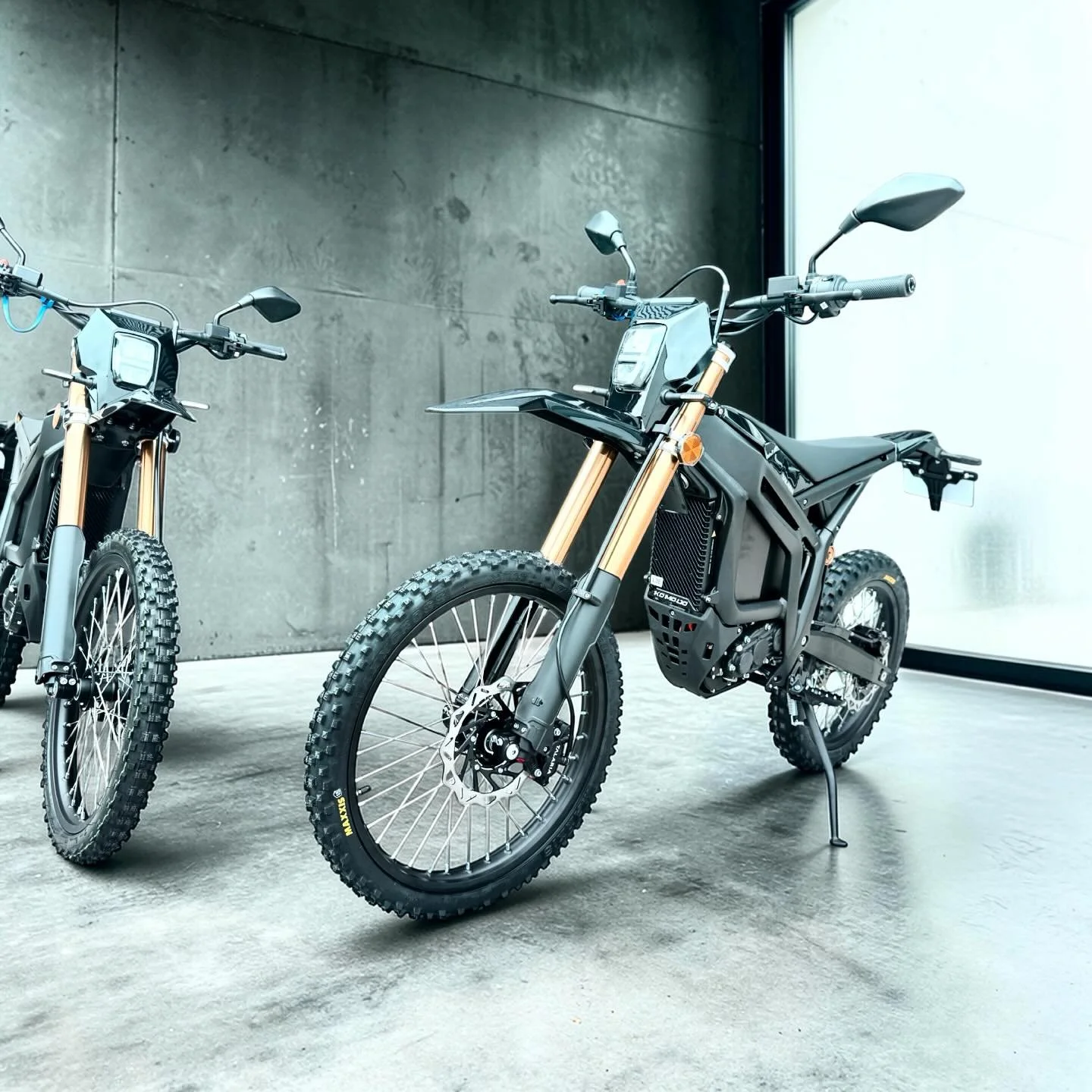 Move Quietly.  Legally.

Talaria Komodo L3e hit Australia shores last week, and is already 80% sold out.

For $9,999.00 plus on-roads, the time is now to move to Electric. 🐉