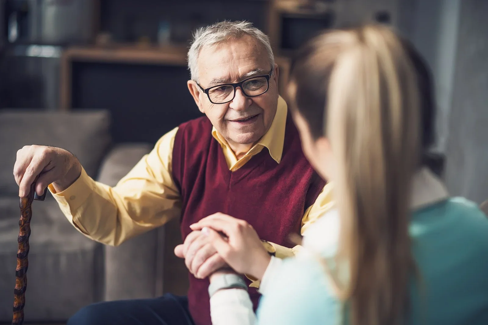 Alzheimer-potilaan kotihoito ja hoiva - muistisairaan Helgen tarina