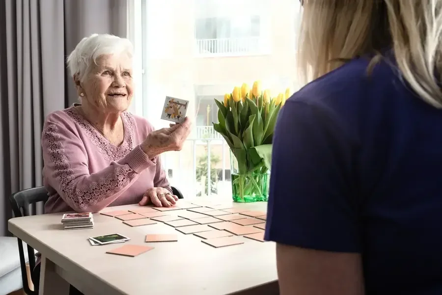 Alzheimer-potilaan kotihoito ja hoiva