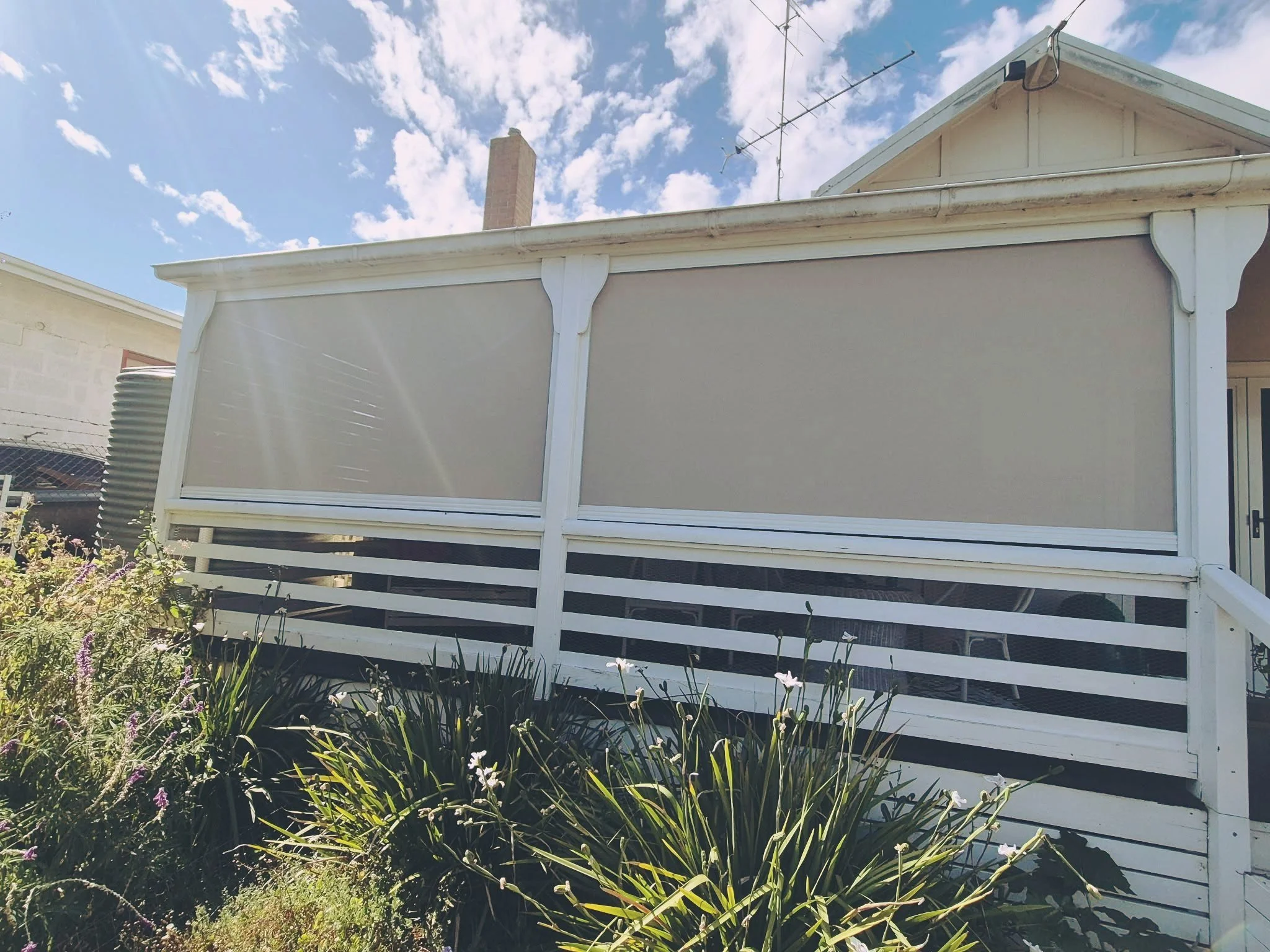 A little more privacy can make a BIG difference 👌

For this home in Edenhope, VIC, we installed outdoor blinds to create privacy from the road while still allowing the homeowner to see out.

⬜ White outdoor blind frame
🌫️ 95% Kashmir outdoor fabric