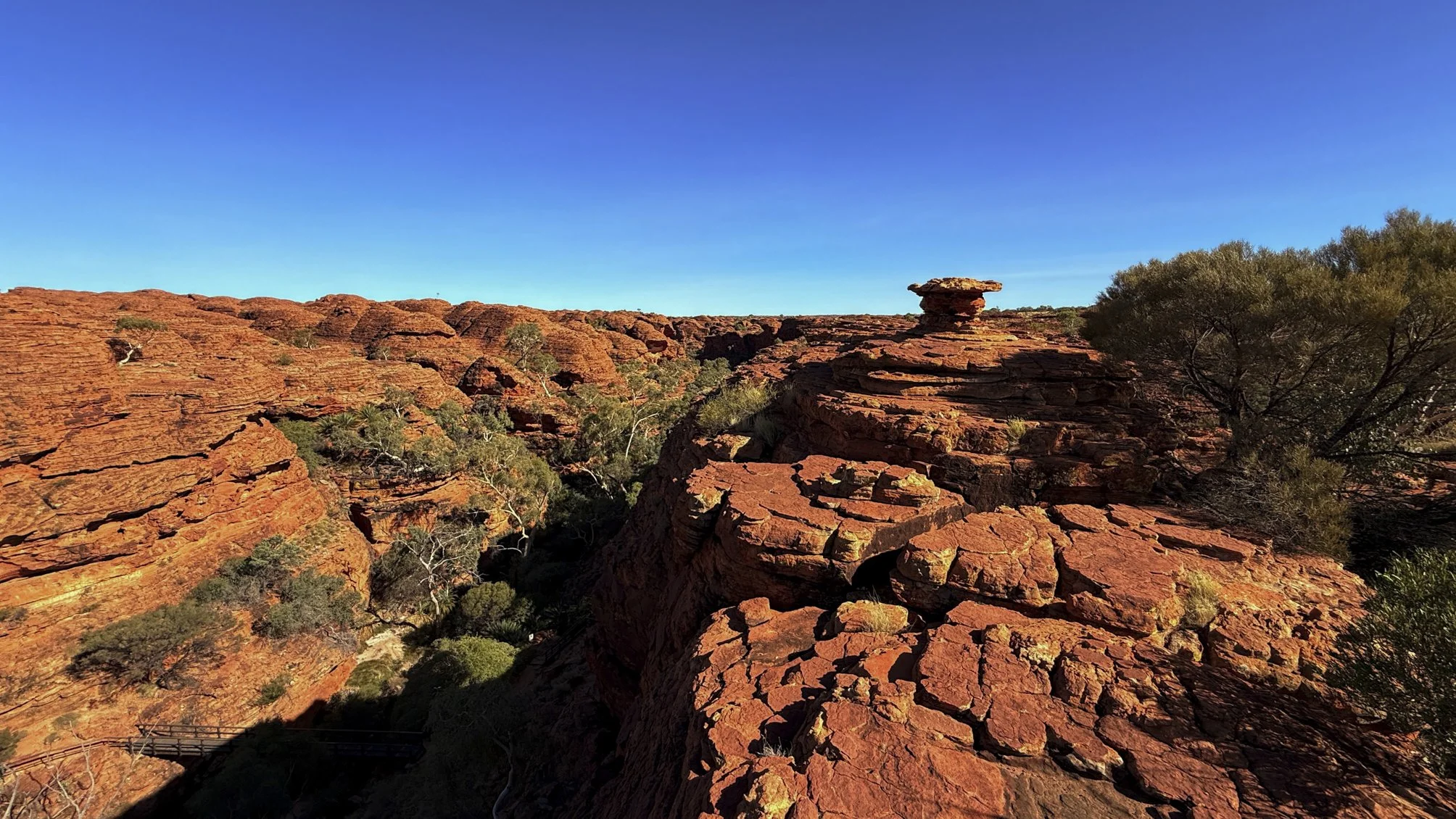 Sandstone domes and gorges @ NT, Kings Canyon