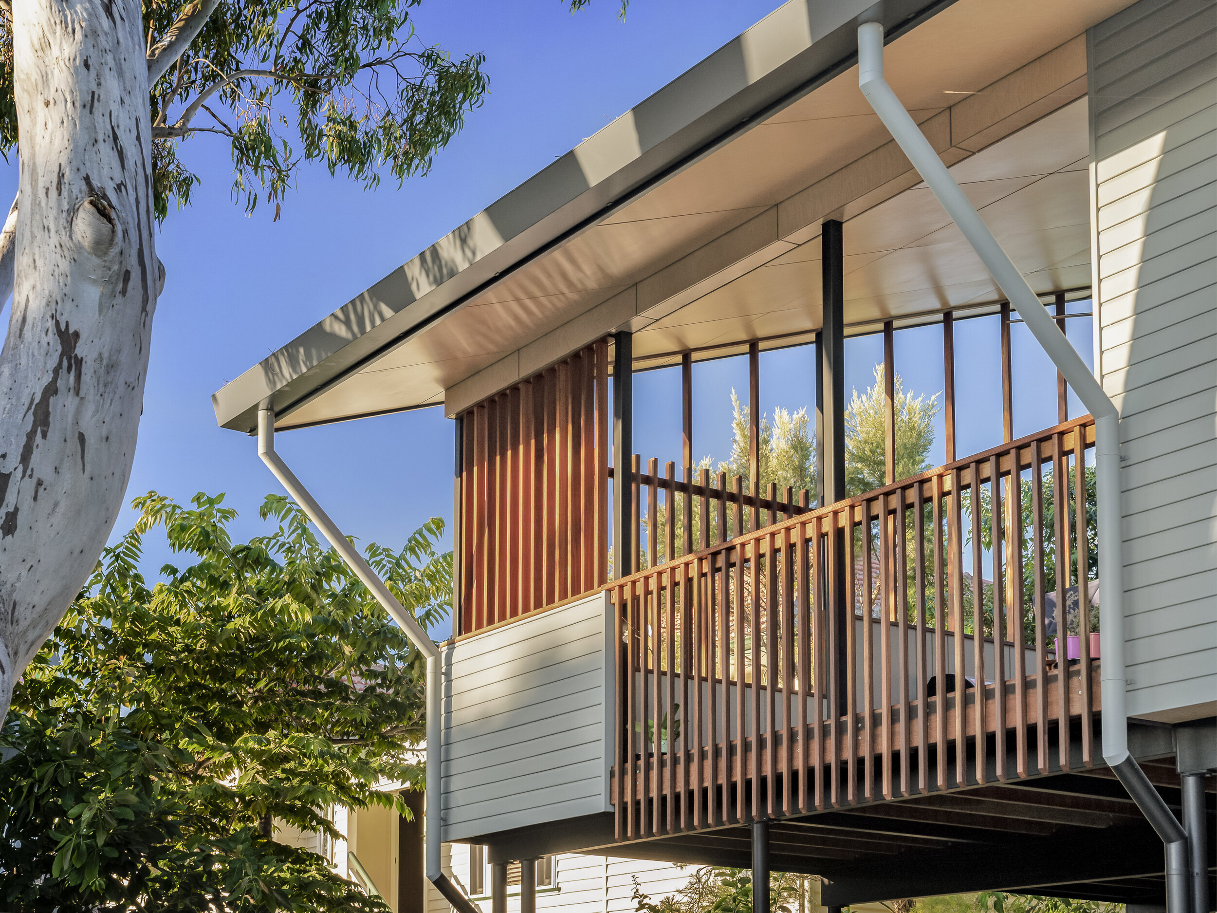 MANLY, QLD ECO HOME - RENOVATION TO CAPTURE CITY VIEWS, IMPROVED LIVING ...