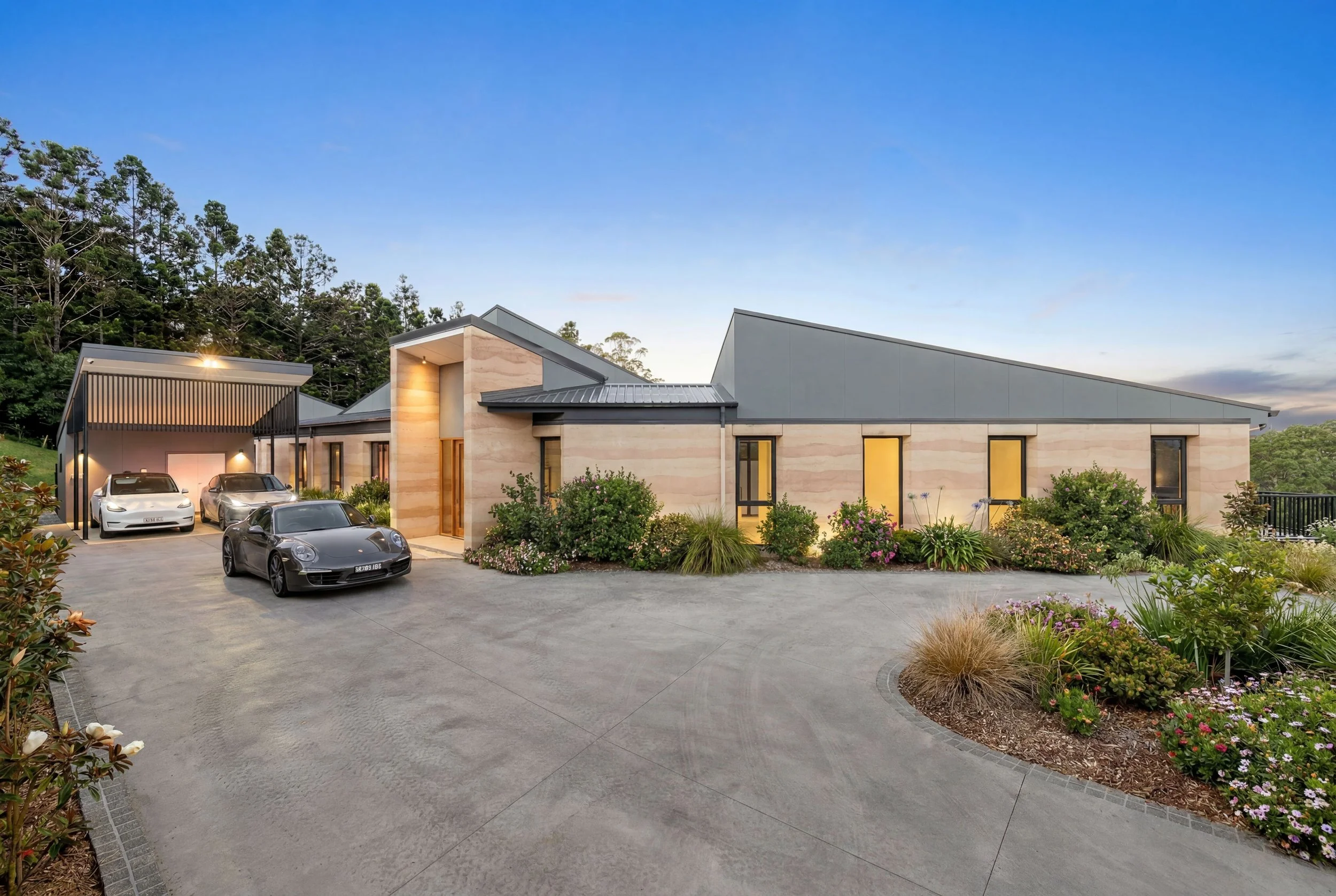 Maleny Rammed Earth House