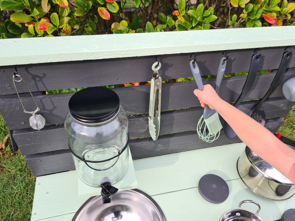 Lauterwood_Mud Kitchen_Stovie5