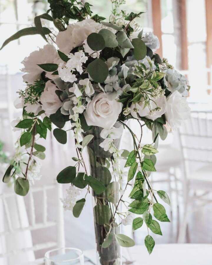 To love without condition, 
To talk without intention, 
To give without reason, 
To care without expectation, 

That's the spirit of TRUE LOVE ❤️
.
.
.
.
.
.
.
.
.
.
.
.
#goldcoastwedding #bohoweddingflowers #weddingdecor #weddingflorals #fauxflorist
