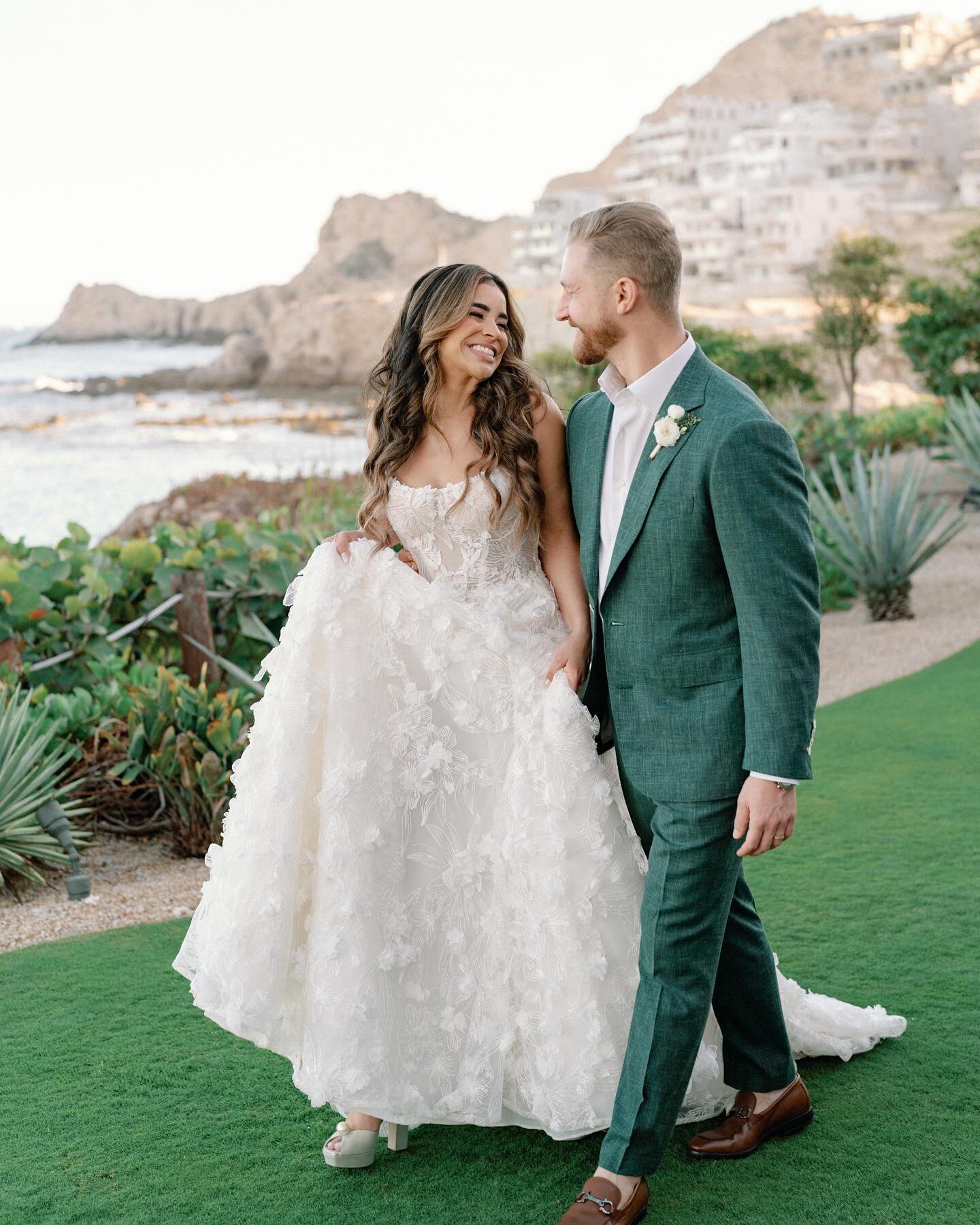 Magic on the dance floor in Mexico, brought to you by margaritas, music and one insanely fun couple and their guests. I&rsquo;m deeply grateful to have been a part of Amanda and Matt&rsquo;s destination wedding weekend in Cabo. I could say endless th