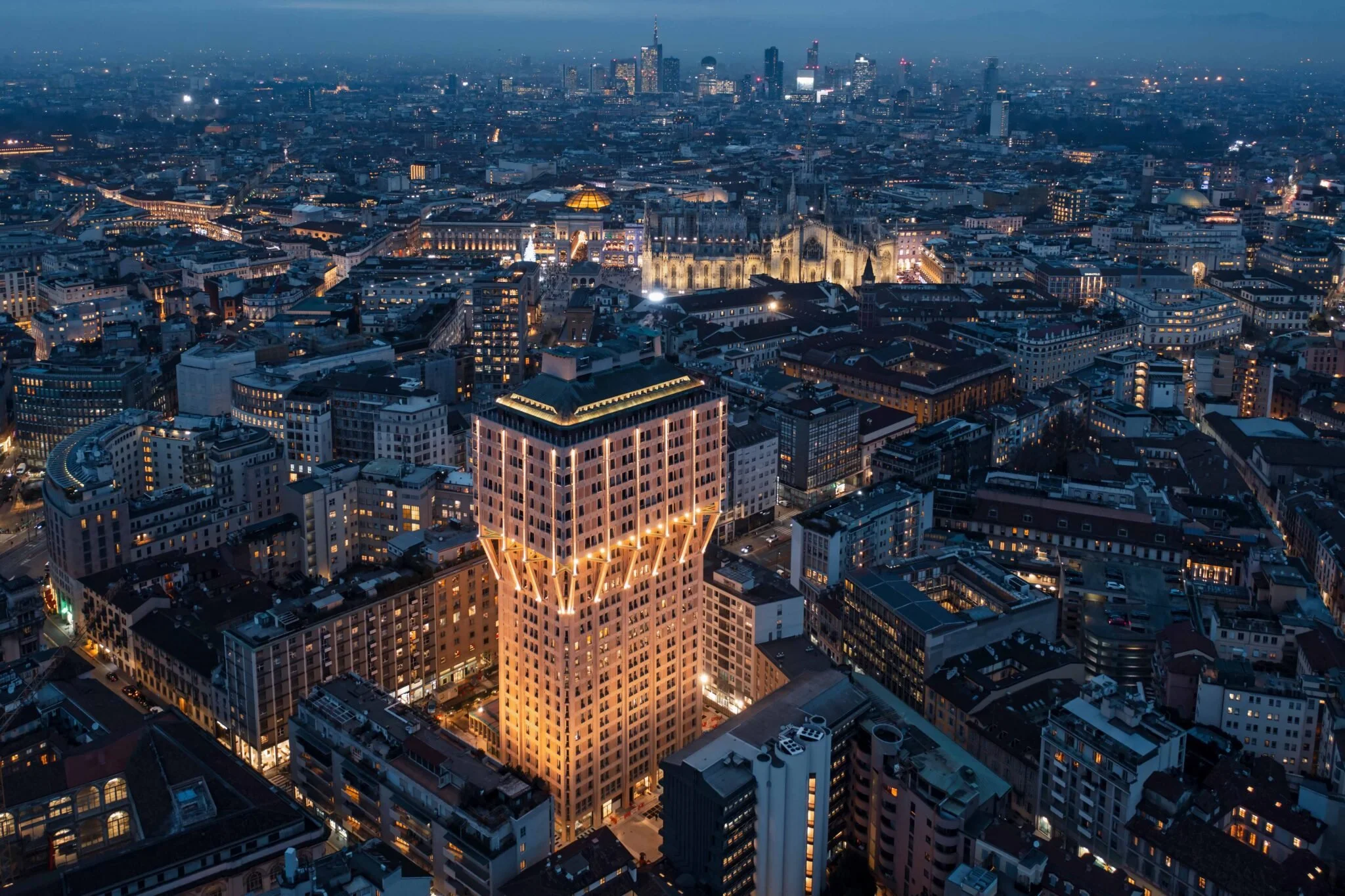Torre Velasca, Milano Italy.jpg
