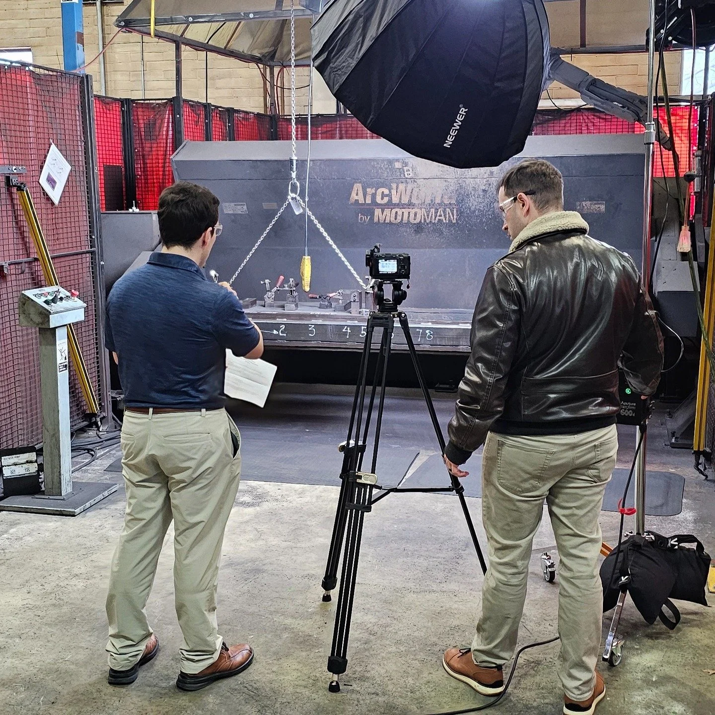📸 Behind the scenes from last week&rsquo;s shoot with 360 Marketing

We were capturing a custom welding equipment add-on, designed to help sales teams show and sell smarter.

Lighting a machine this big (and a part that small) isn&rsquo;t easy. But 