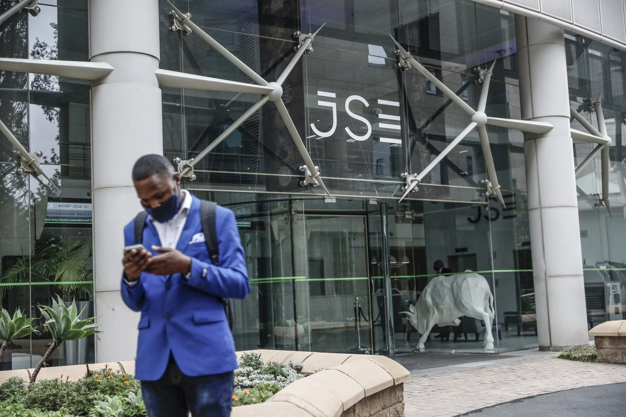 How are South Africa’s pension funds handling their domestic market’s concentration?