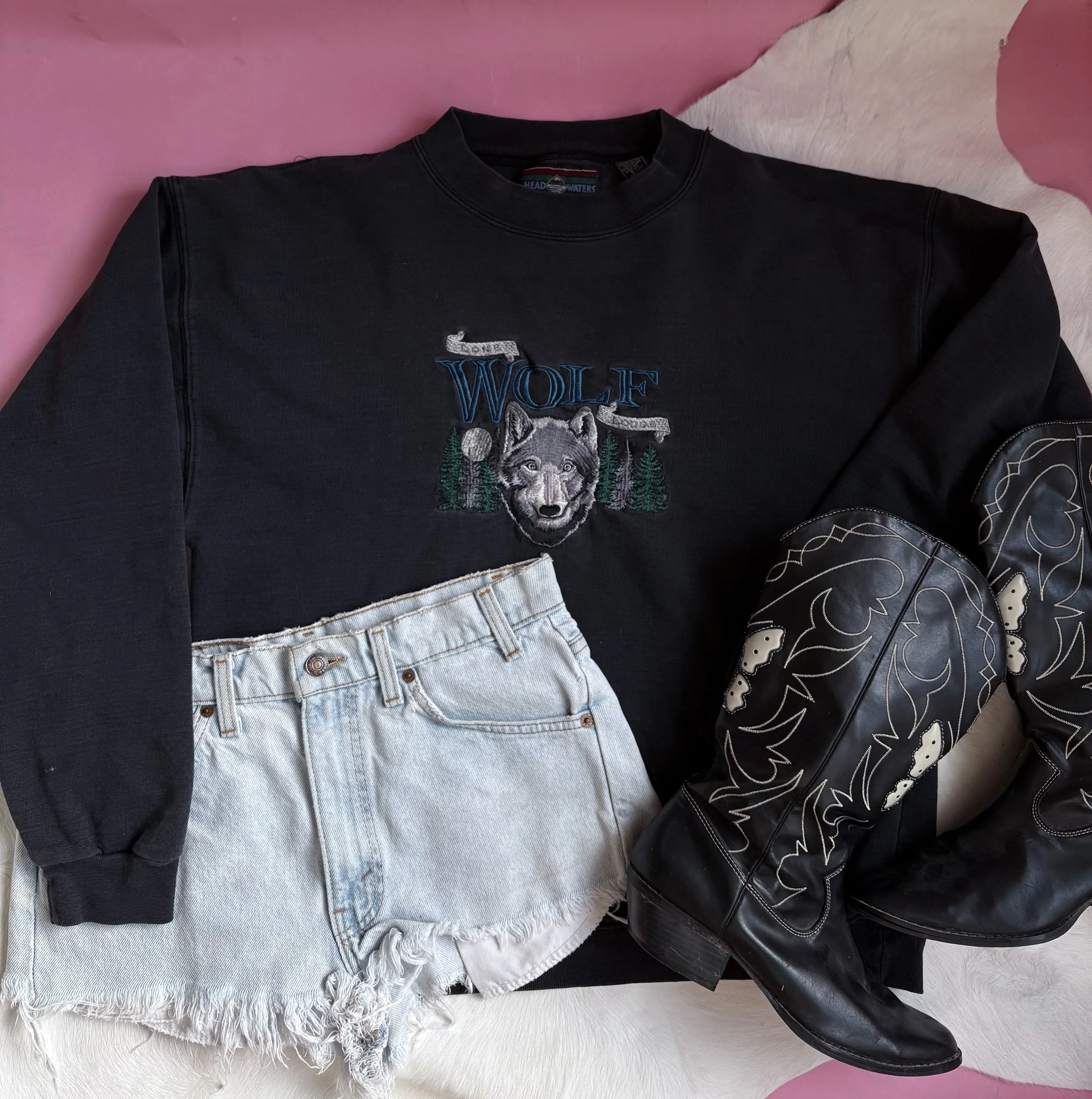 90's Lone Wolf Crewneck