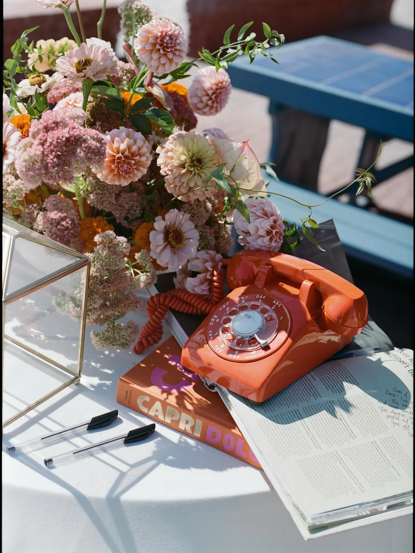 BORING WELCOME TABLE WHO? 🤌🏼✨ 

Venue - Private Community
Planner and Designer: @gritandgraceeventsco
Photographer: @samanthadeanphoto
Videographer: @ryannoelfilms
Rentals: @brighteventrentals 
Catering + Bar: @fundamentalevents
Florist: @bestbudfl