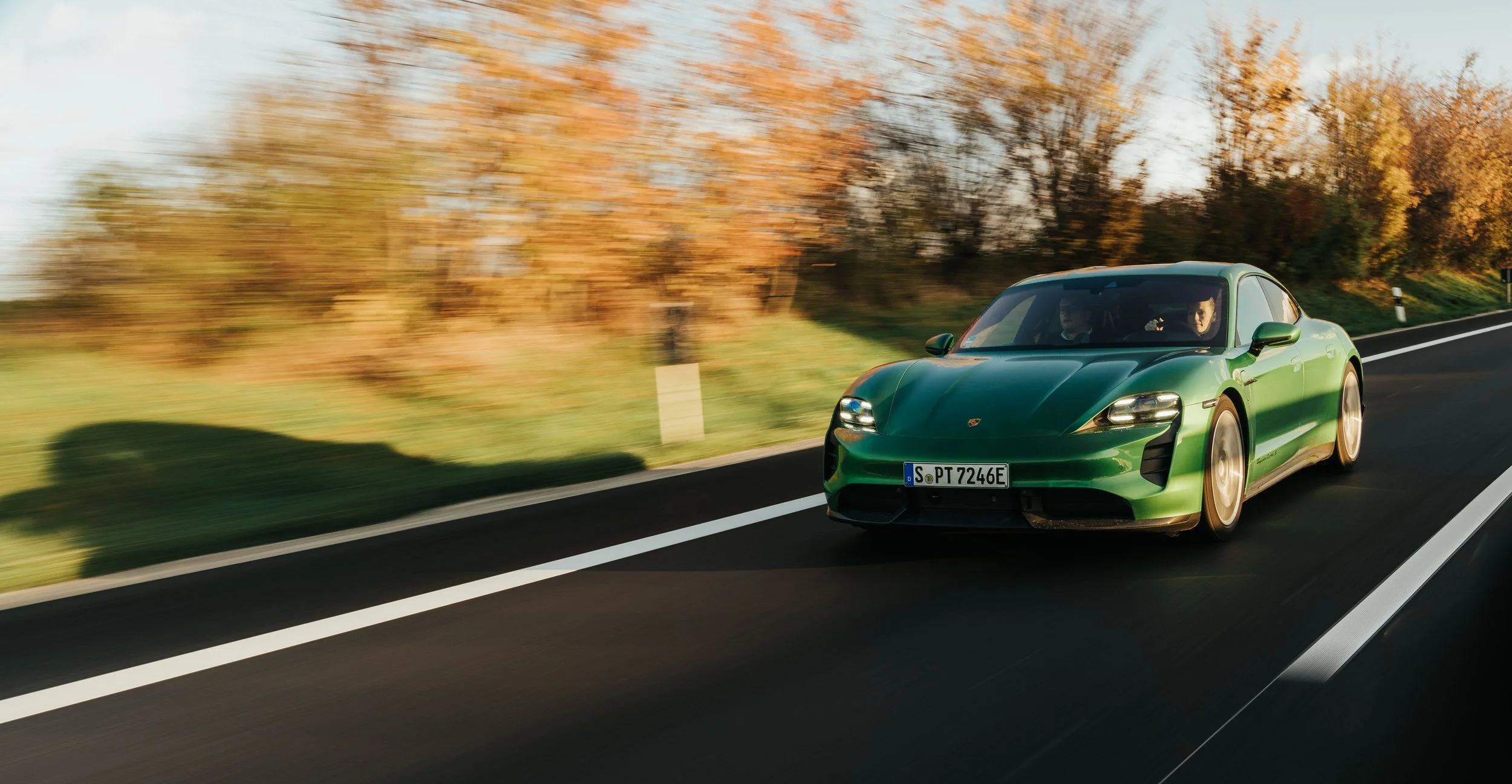 Taycan Turbo S JL2.jpg