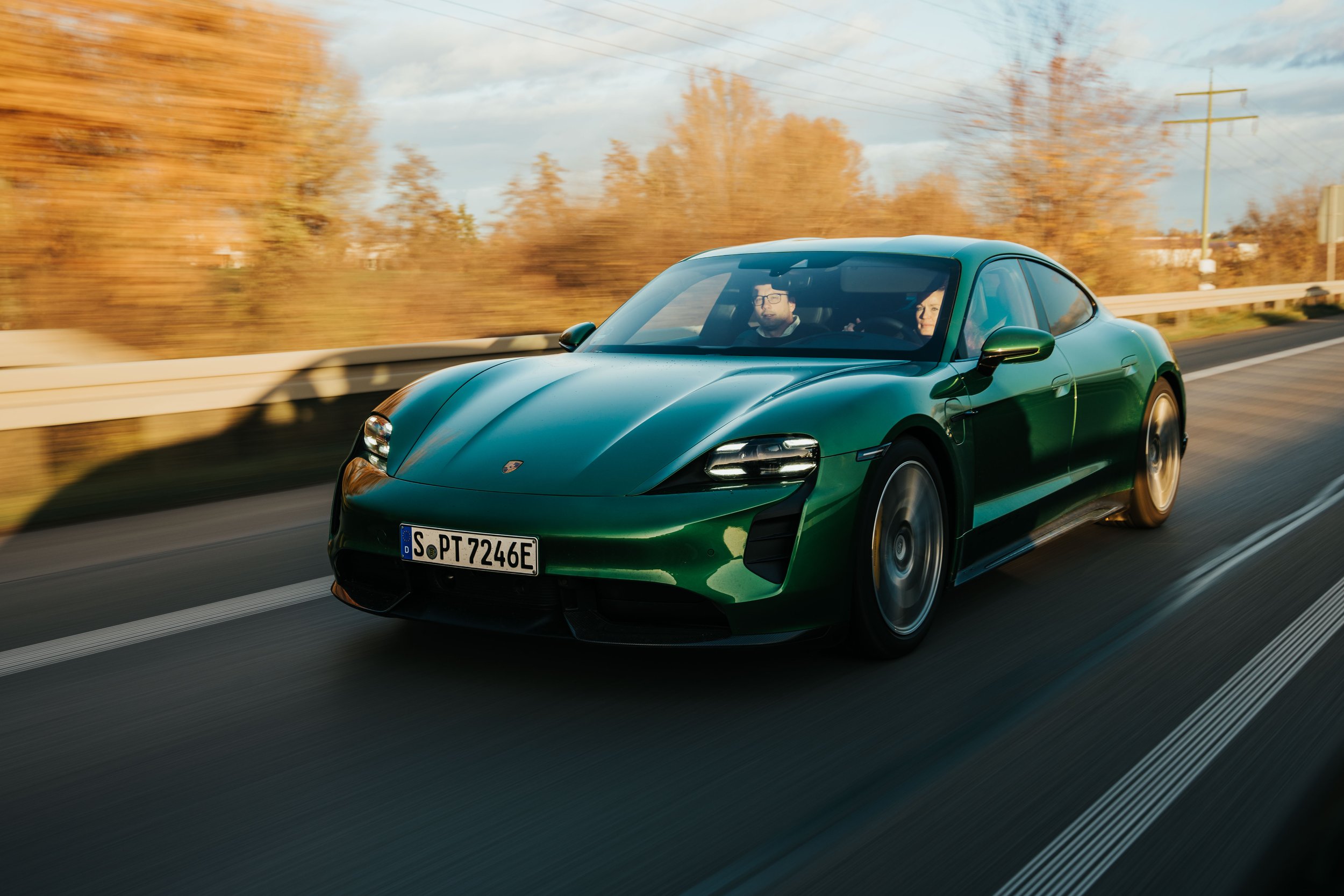 Taycan Turbo S JL8.jpg
