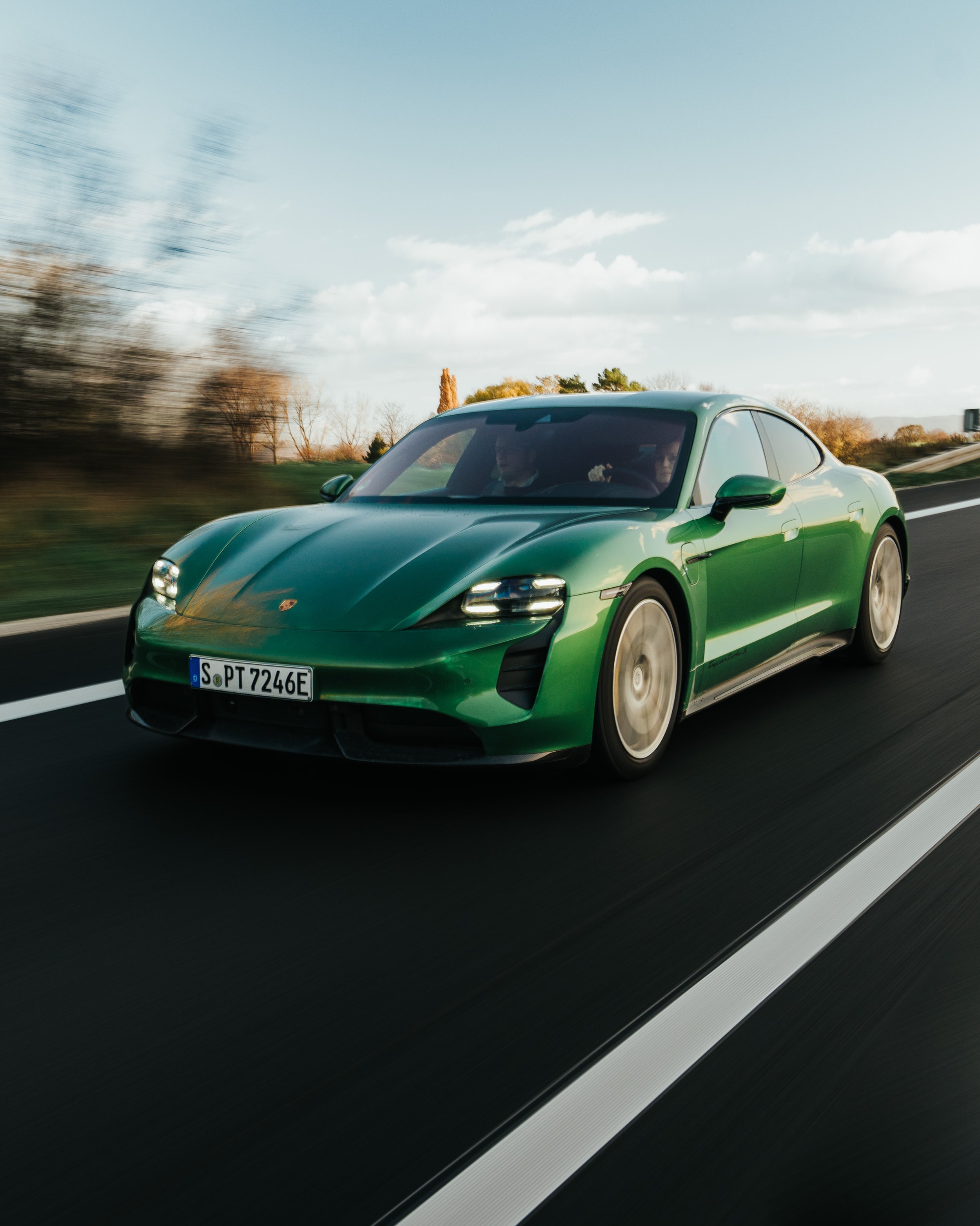 Taycan Turbo S JL7.jpg