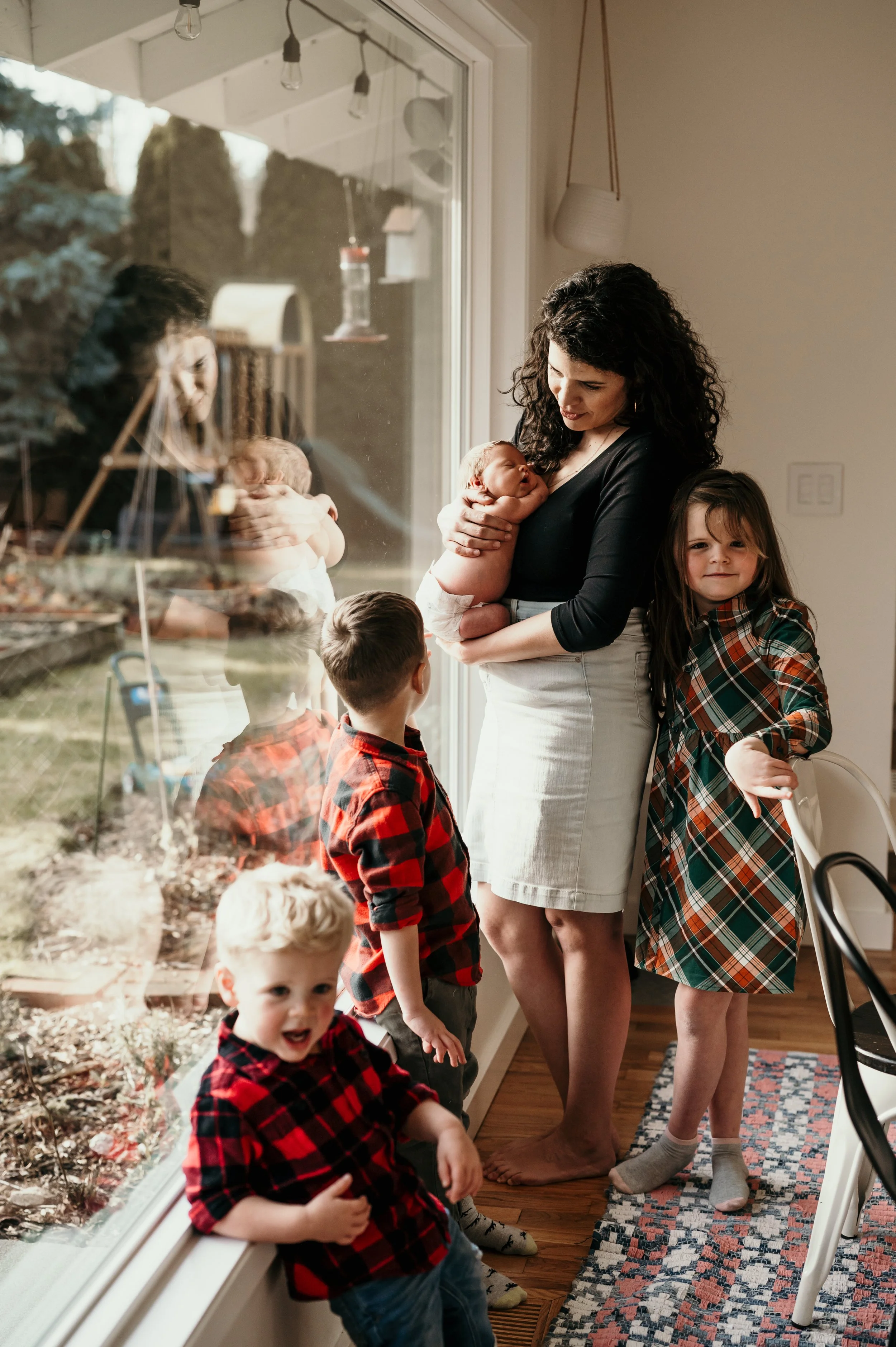 Elizabeth Anderson Photography Seattle Newborn Photographer large family newborn session 