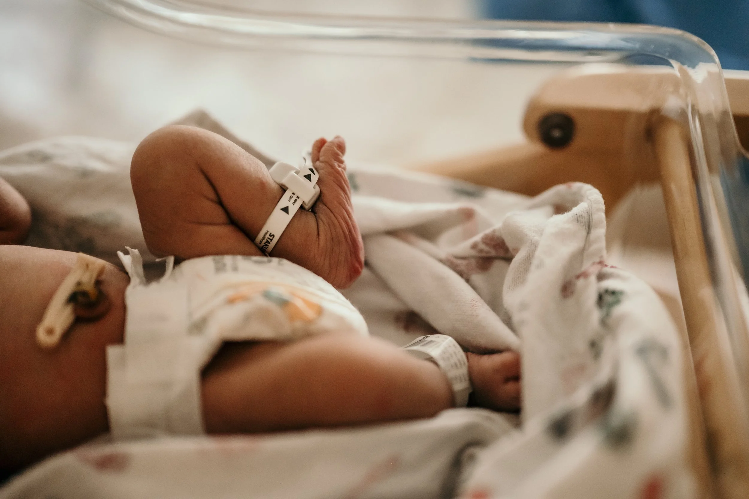 fresh 48 session seattle hospital baby feet